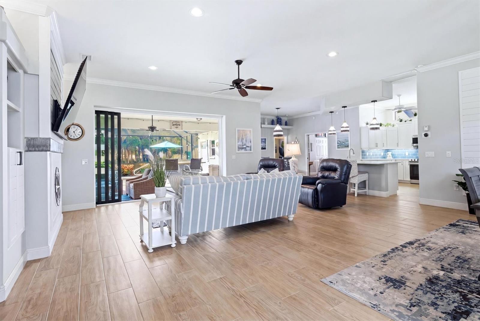 Listing photo id 15 for 6611 Peach Tree Creek Road