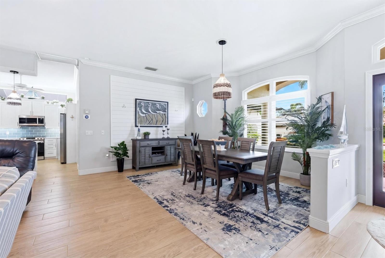 Listing photo id 18 for 6611 Peach Tree Creek Road