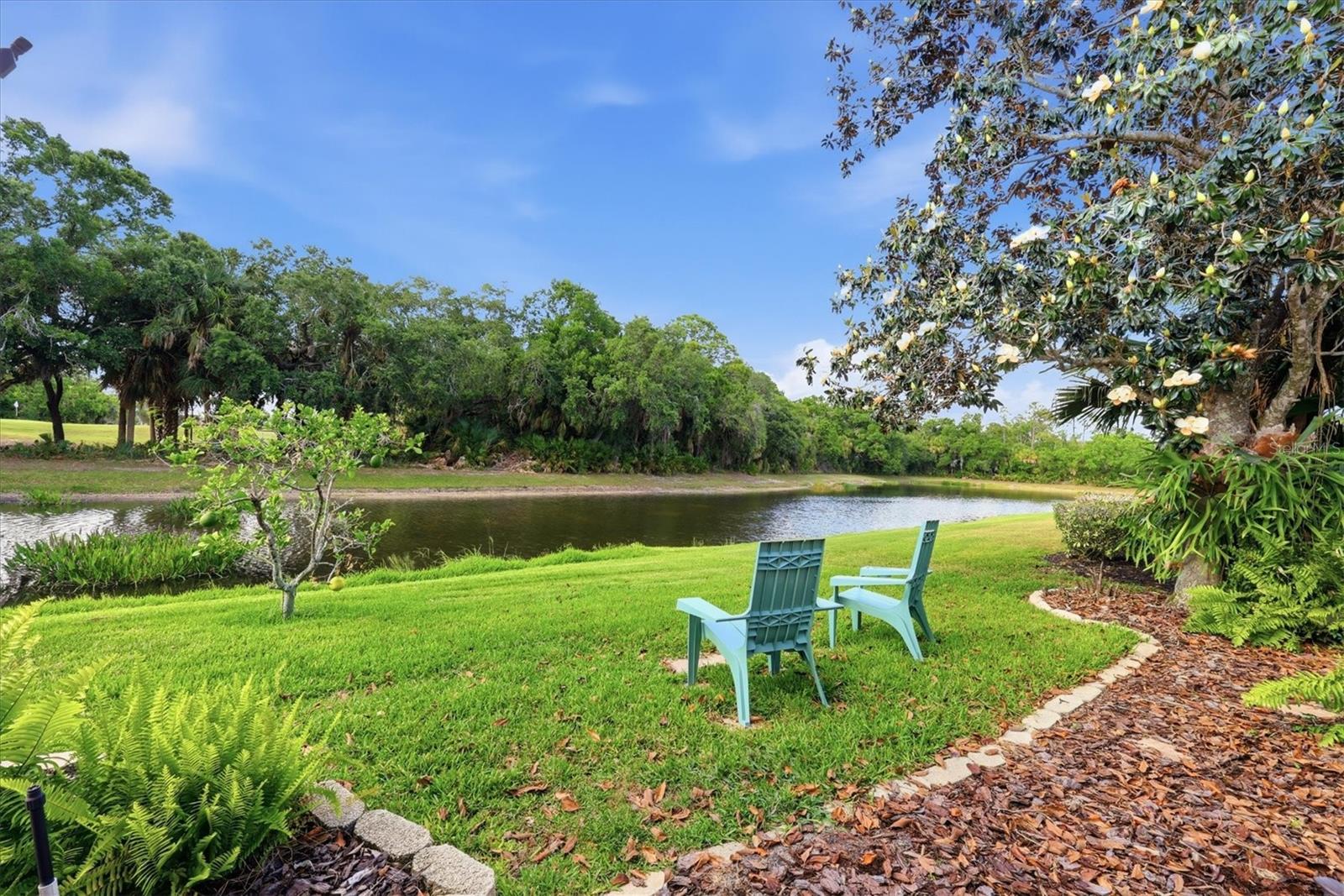 Listing photo id 3 for 6611 Peach Tree Creek Road