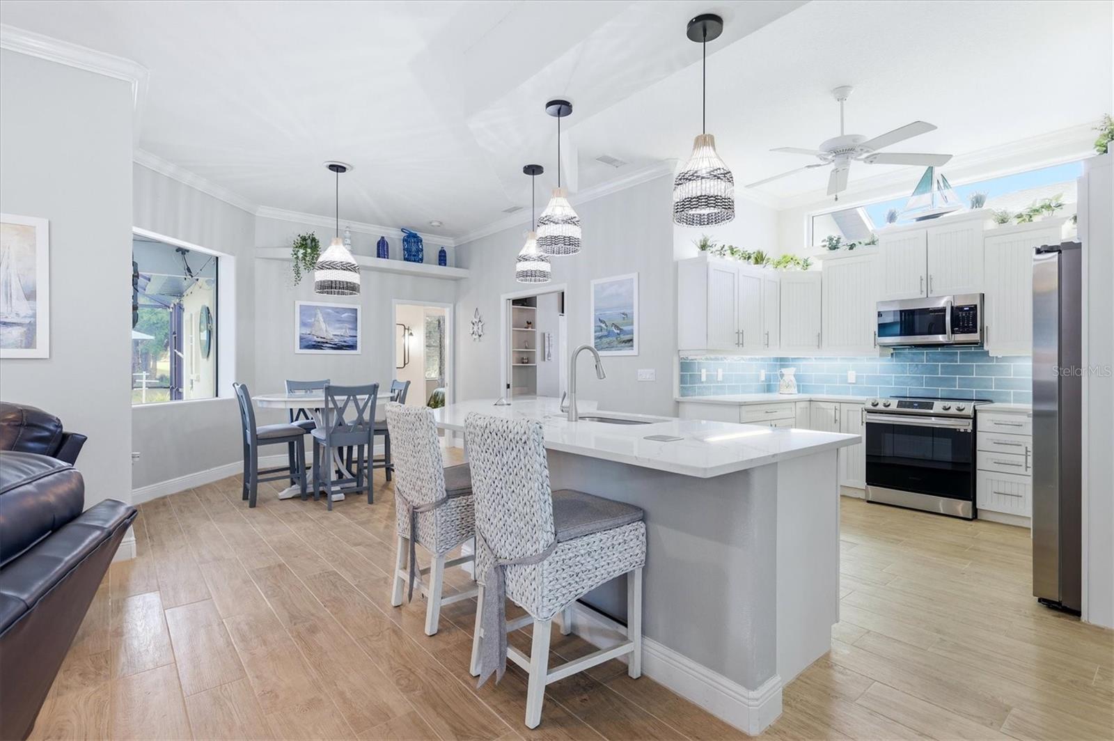 Listing photo id 6 for 6611 Peach Tree Creek Road