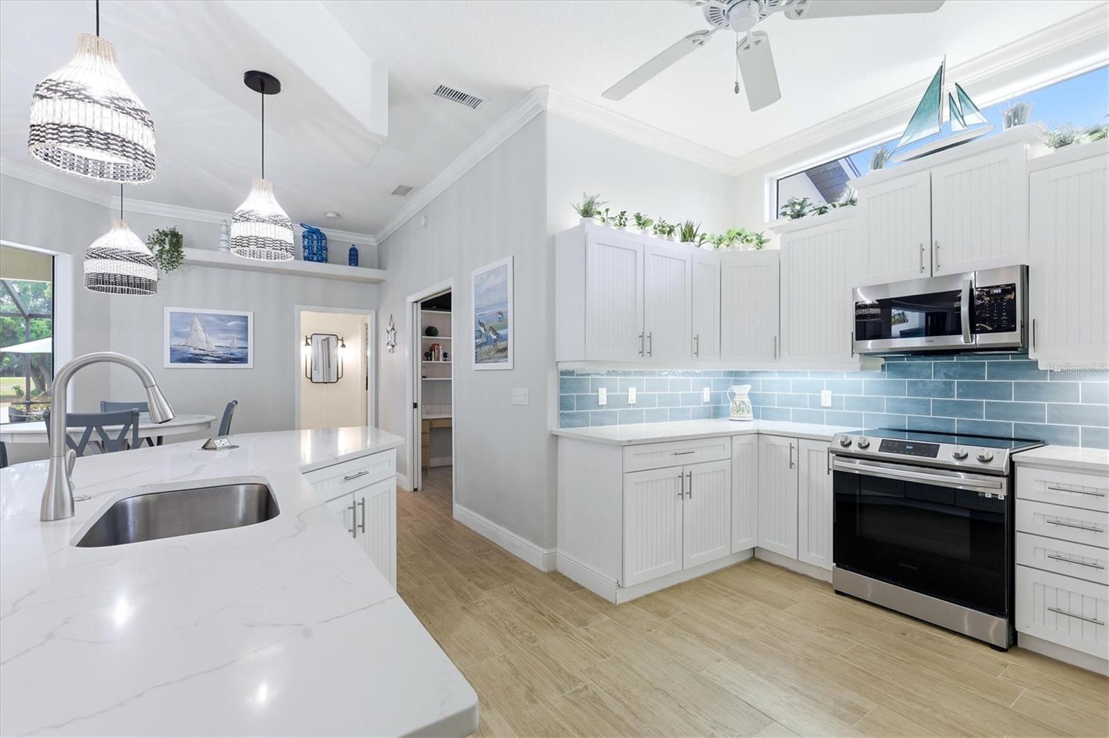 Listing photo id 7 for 6611 Peach Tree Creek Road