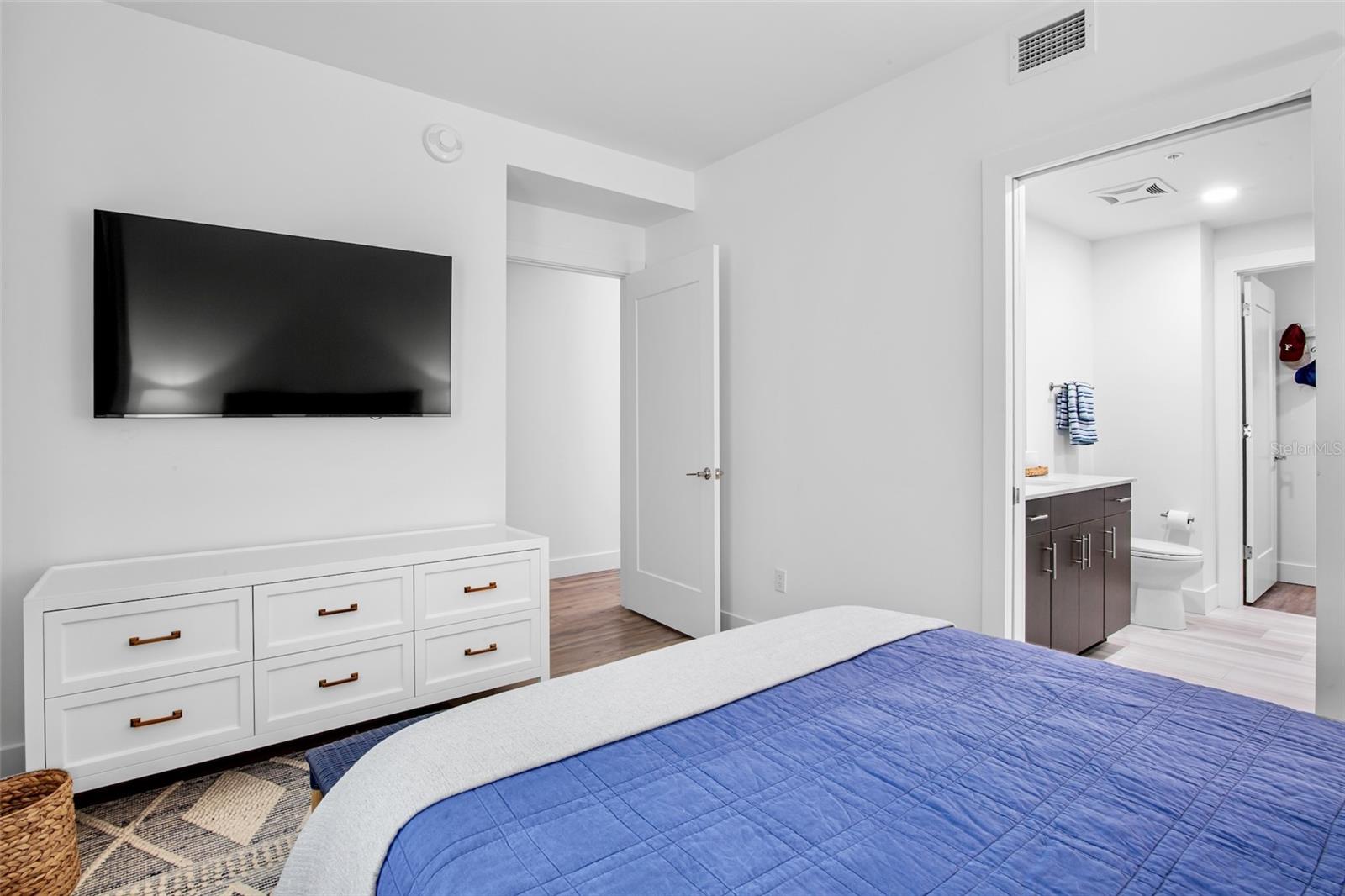 Image 19 of 40 For 1709 Tamiami Trail 416