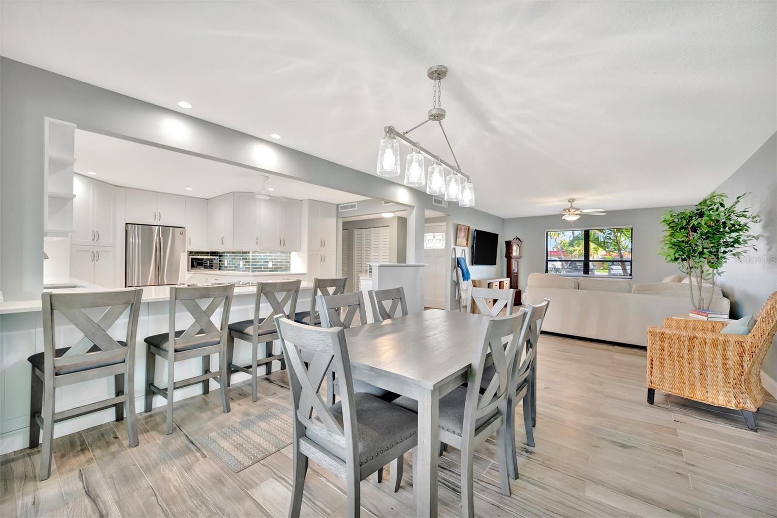 Image 20 of 42 For 9517 Azure Cove