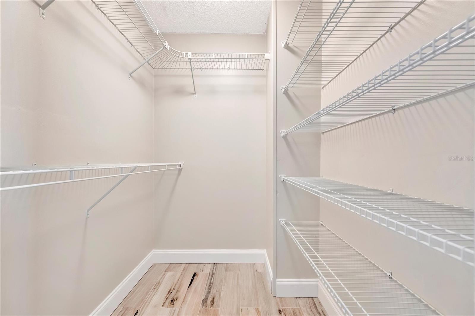 Image 28 of 42 For 9517 Azure Cove