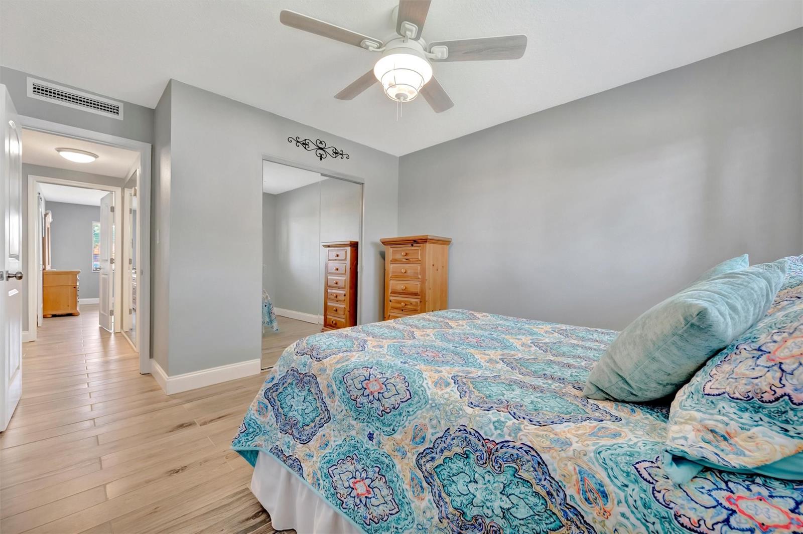 Image 31 of 42 For 9517 Azure Cove