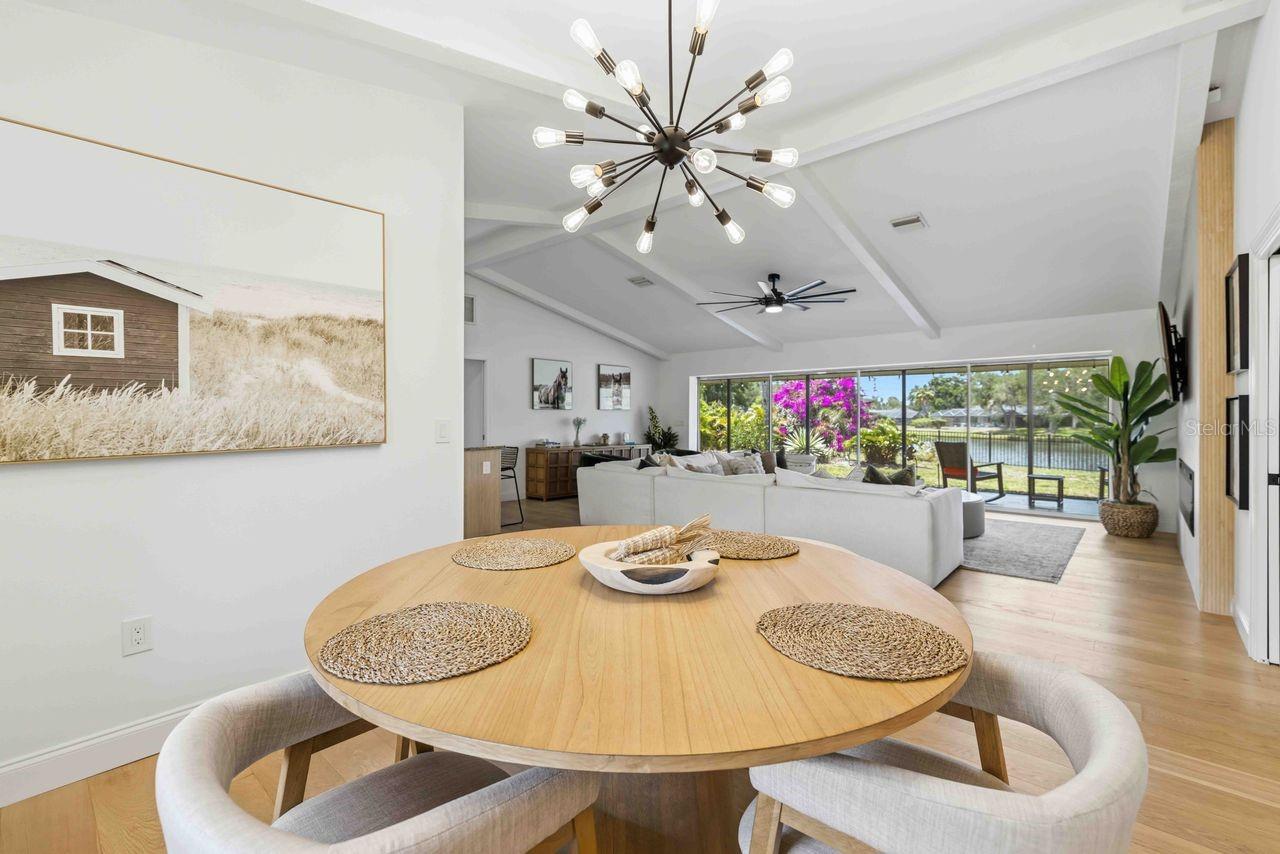 Image 10 of 27 For 8021 Timber Lake Lane