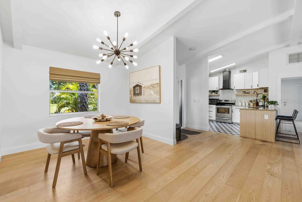 Image 11 of 27 For 8021 Timber Lake Lane