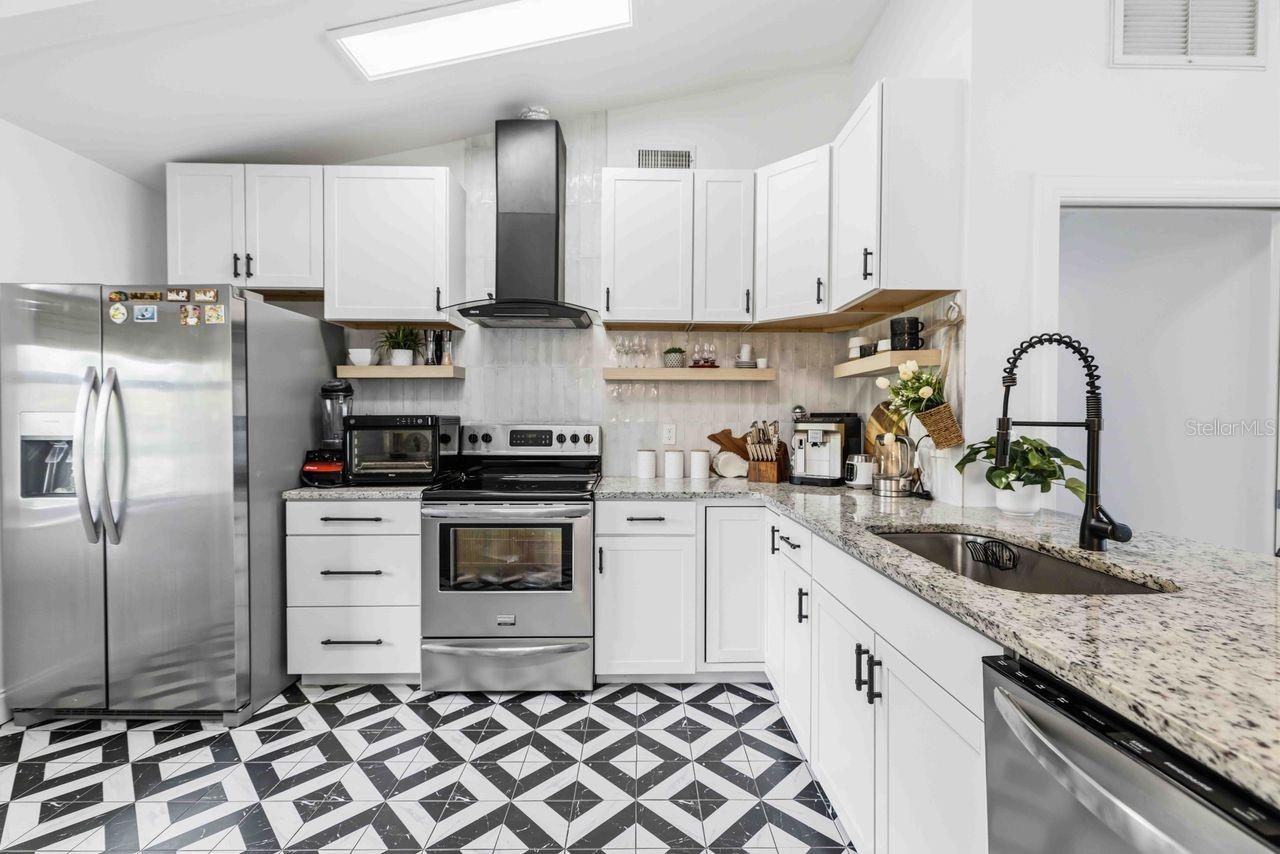 Image 14 of 27 For 8021 Timber Lake Lane