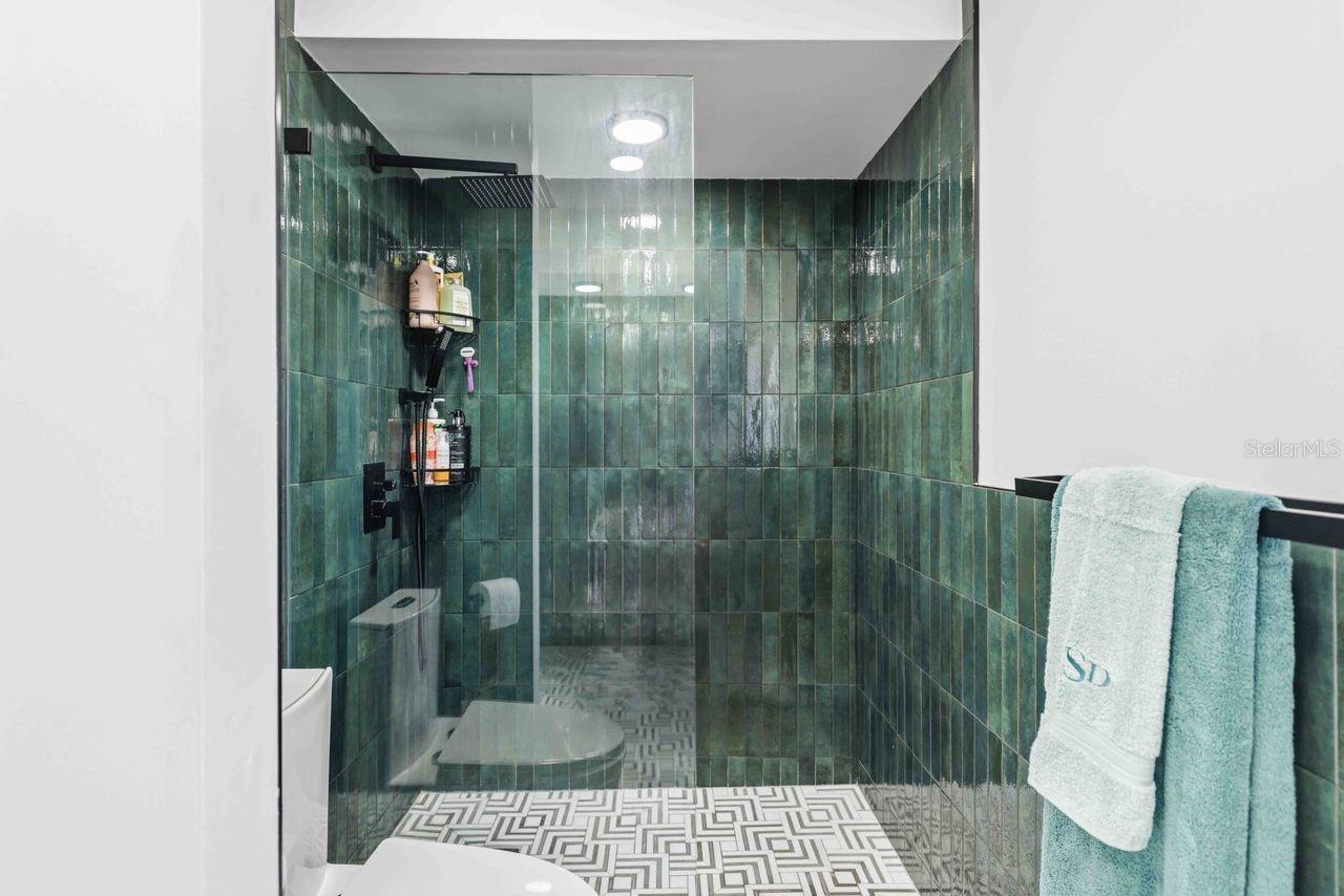 Image 19 of 27 For 8021 Timber Lake Lane