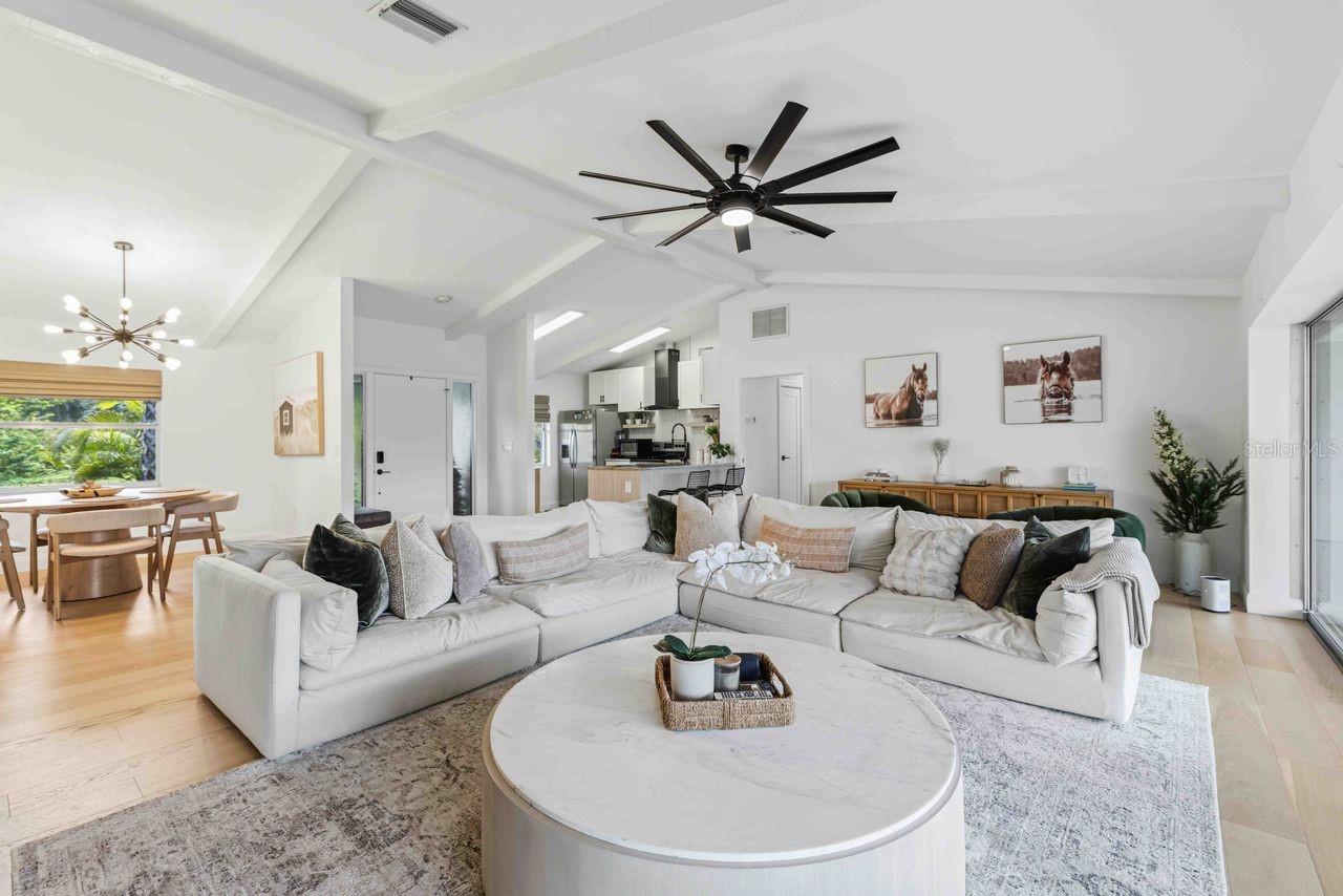 Image 7 of 27 For 8021 Timber Lake Lane