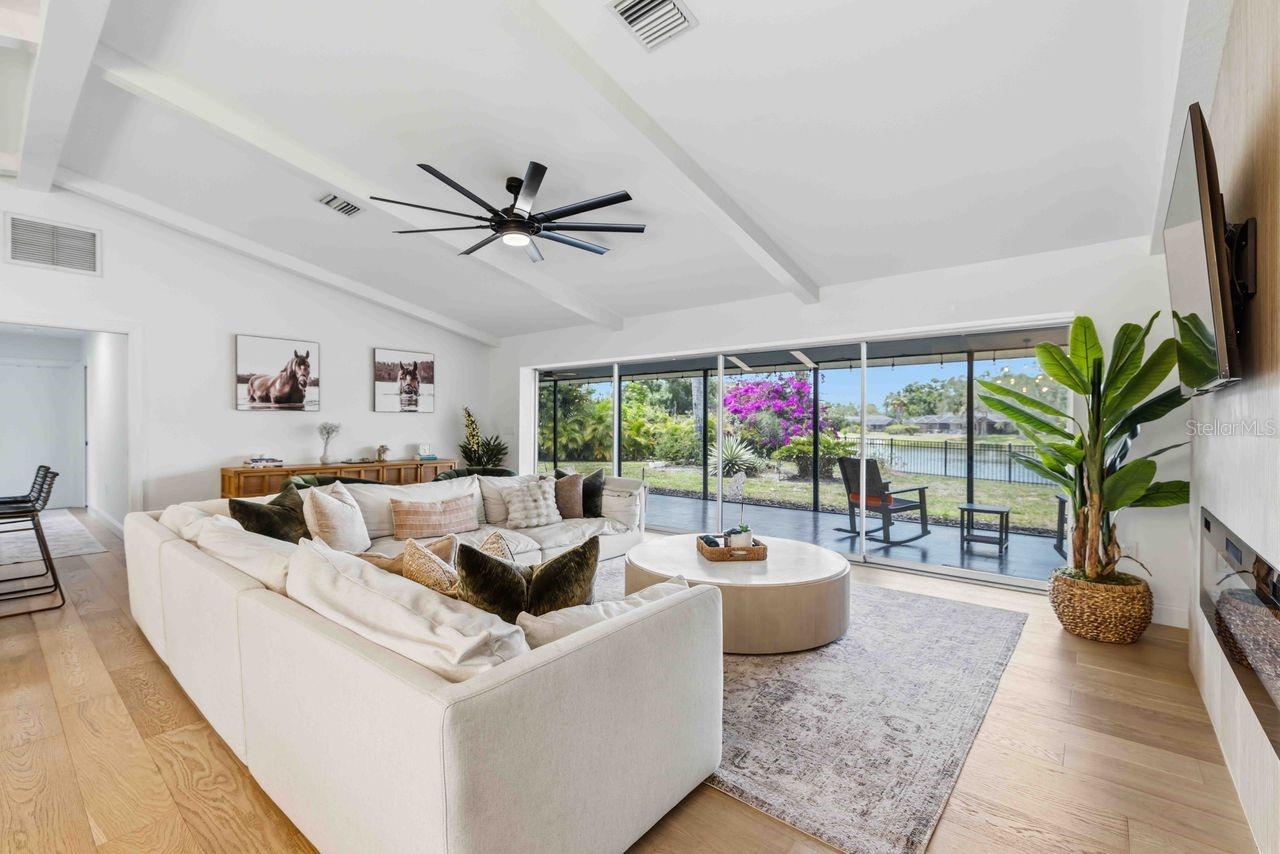 Image 8 of 27 For 8021 Timber Lake Lane