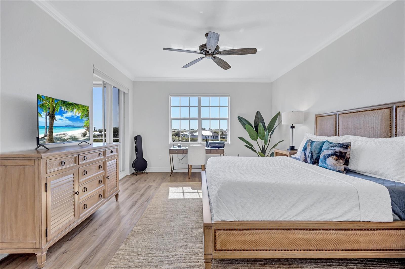 Image 27 of 71 For 5100 Jessie Harbor Drive 304