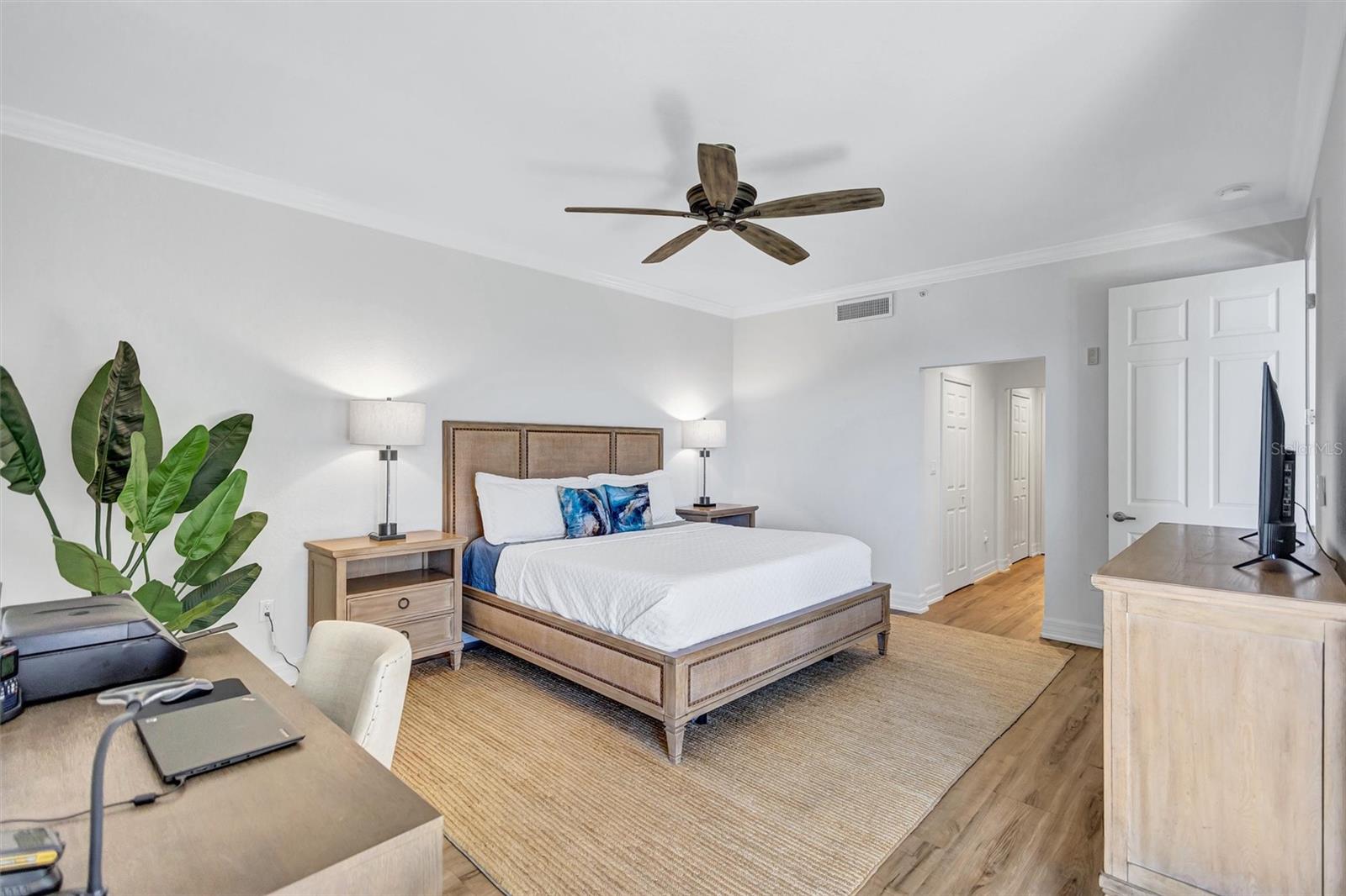 Image 32 of 71 For 5100 Jessie Harbor Drive 304