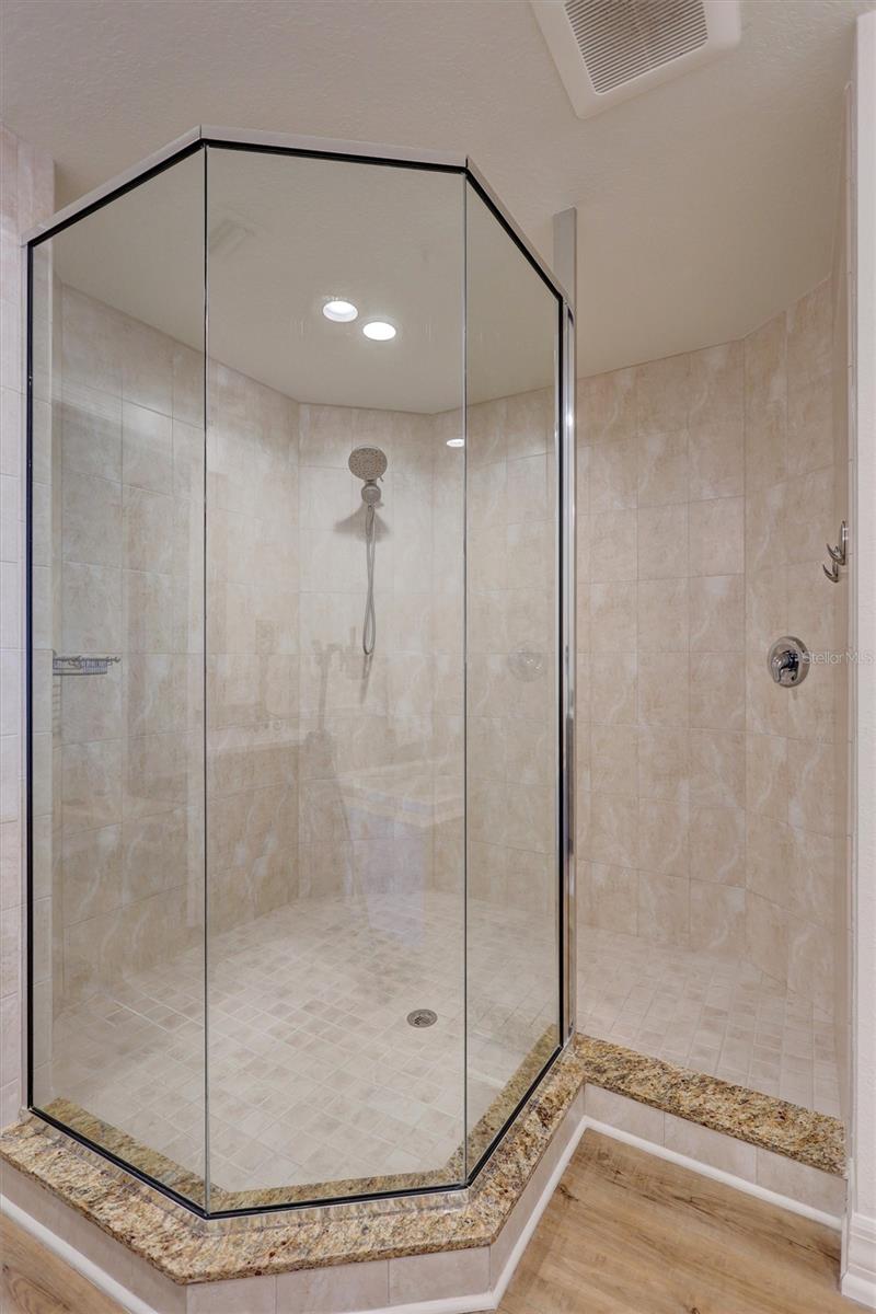 Image 35 of 71 For 5100 Jessie Harbor Drive 304