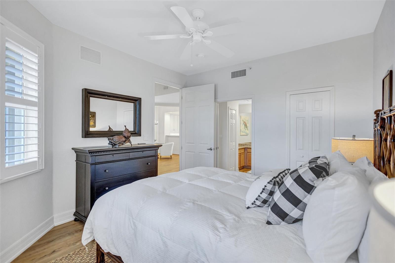 Image 38 of 71 For 5100 Jessie Harbor Drive 304