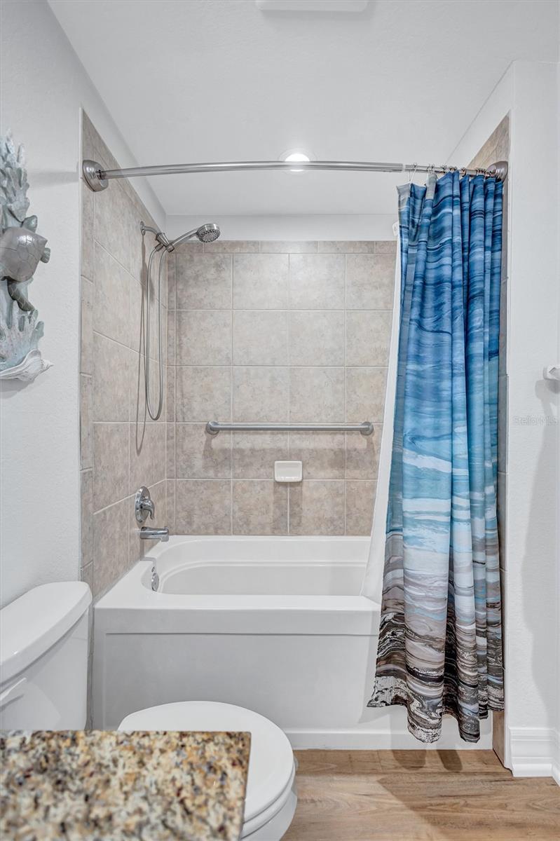 Image 40 of 71 For 5100 Jessie Harbor Drive 304