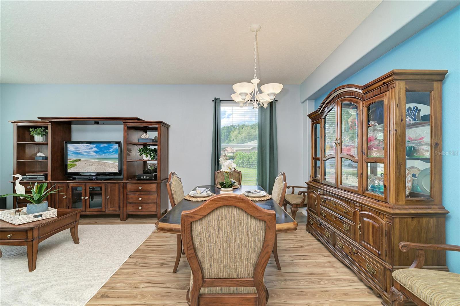 Image 11 of 56 For 9035 Willowbrook Circle