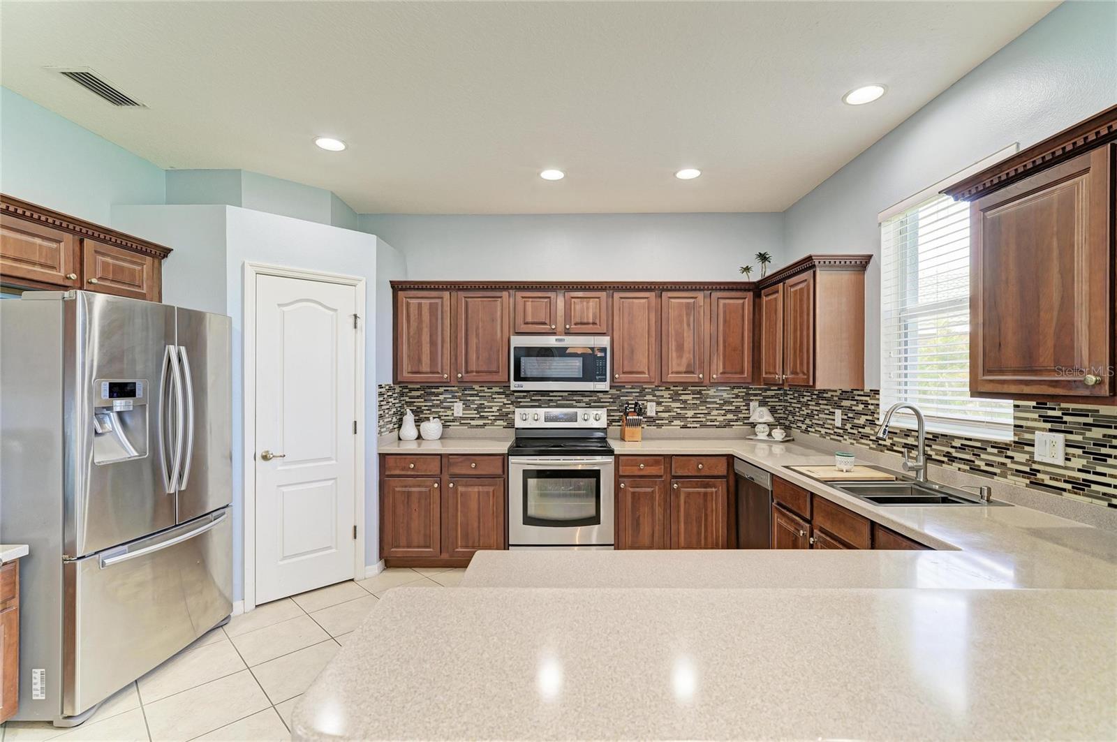 Image 17 of 56 For 9035 Willowbrook Circle