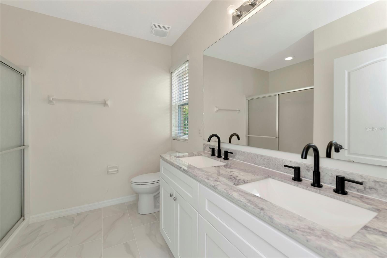 Image 20 of 35 For 15517 Rose Grove Drive