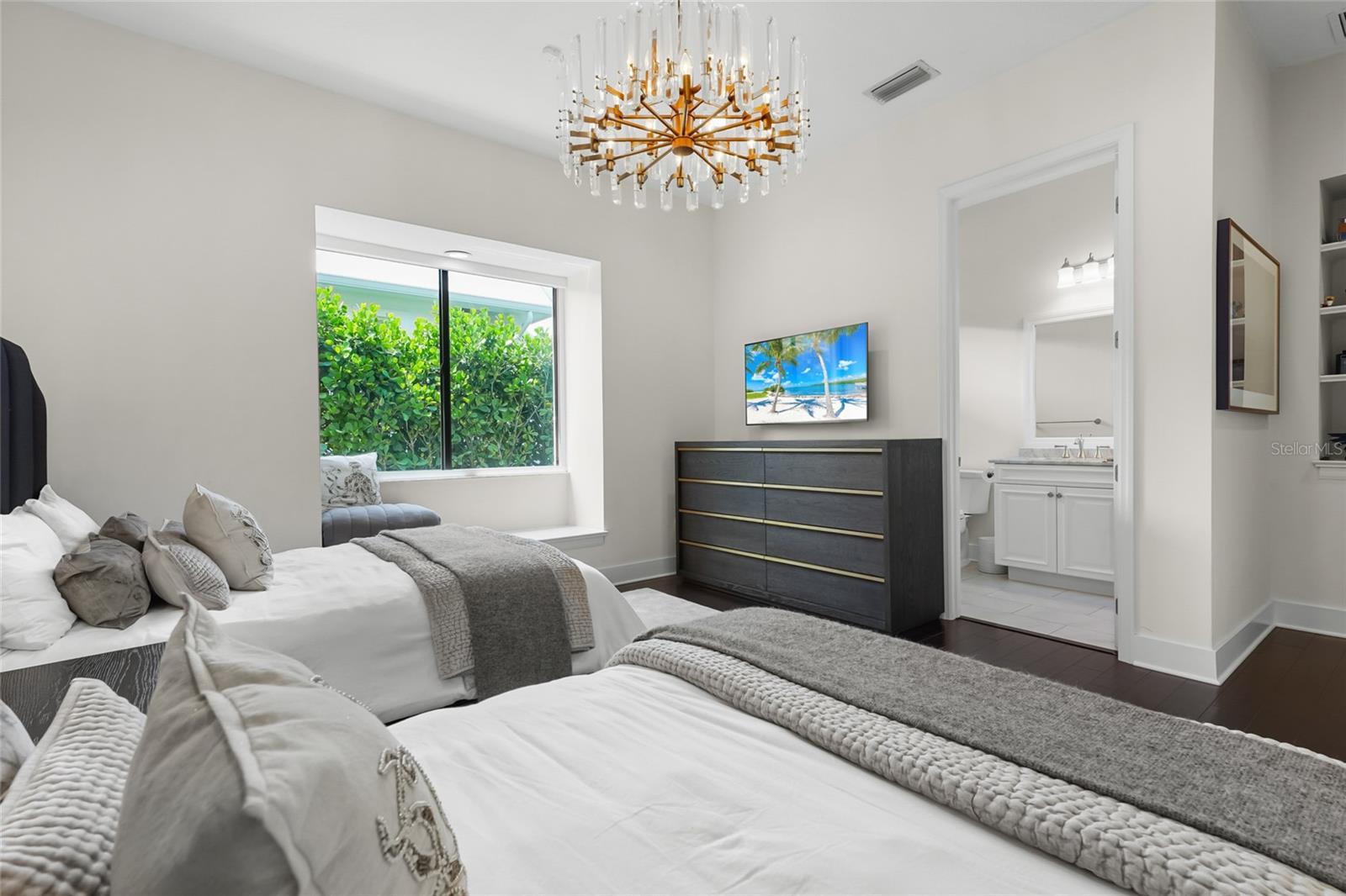 Image 33 of 72 For 7610 Desoto Memorial Highway