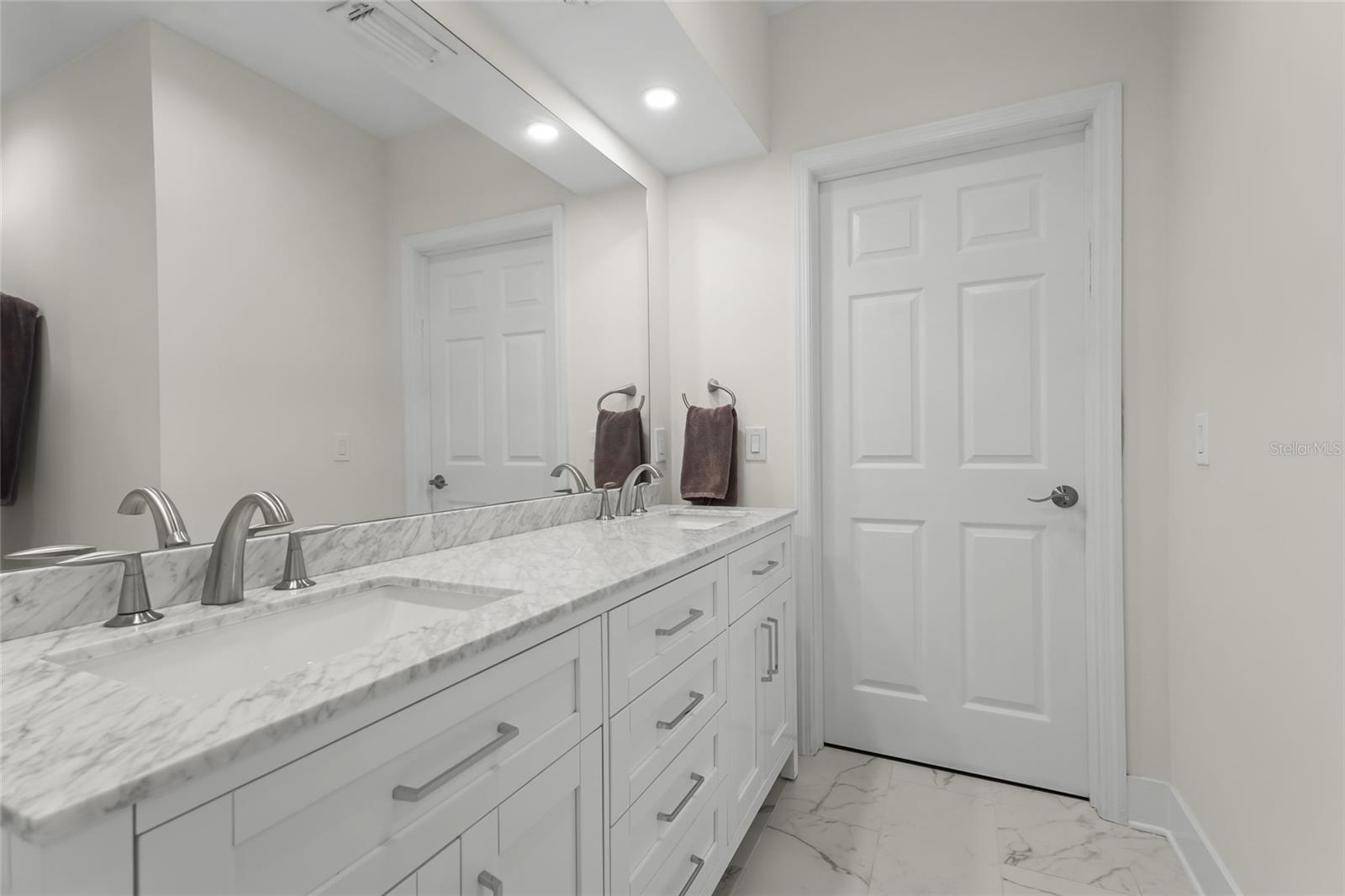 Image 41 of 72 For 7610 Desoto Memorial Highway