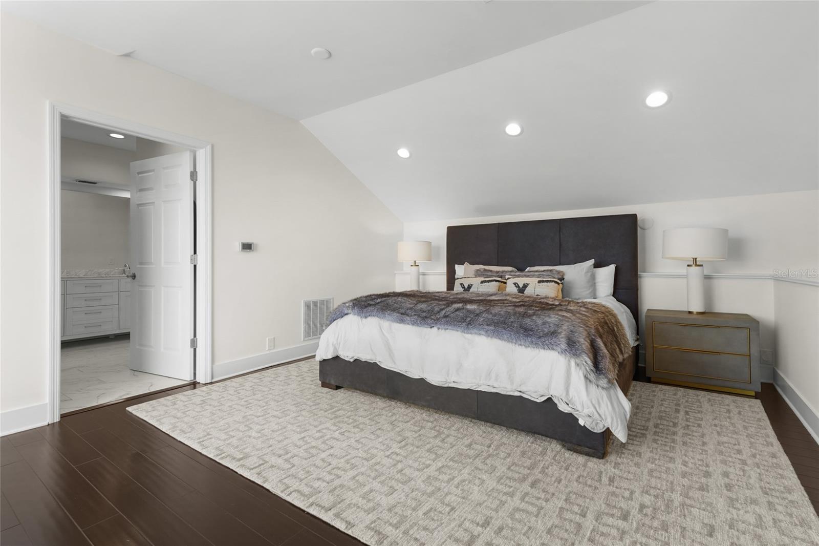 Image 43 of 72 For 7610 Desoto Memorial Highway