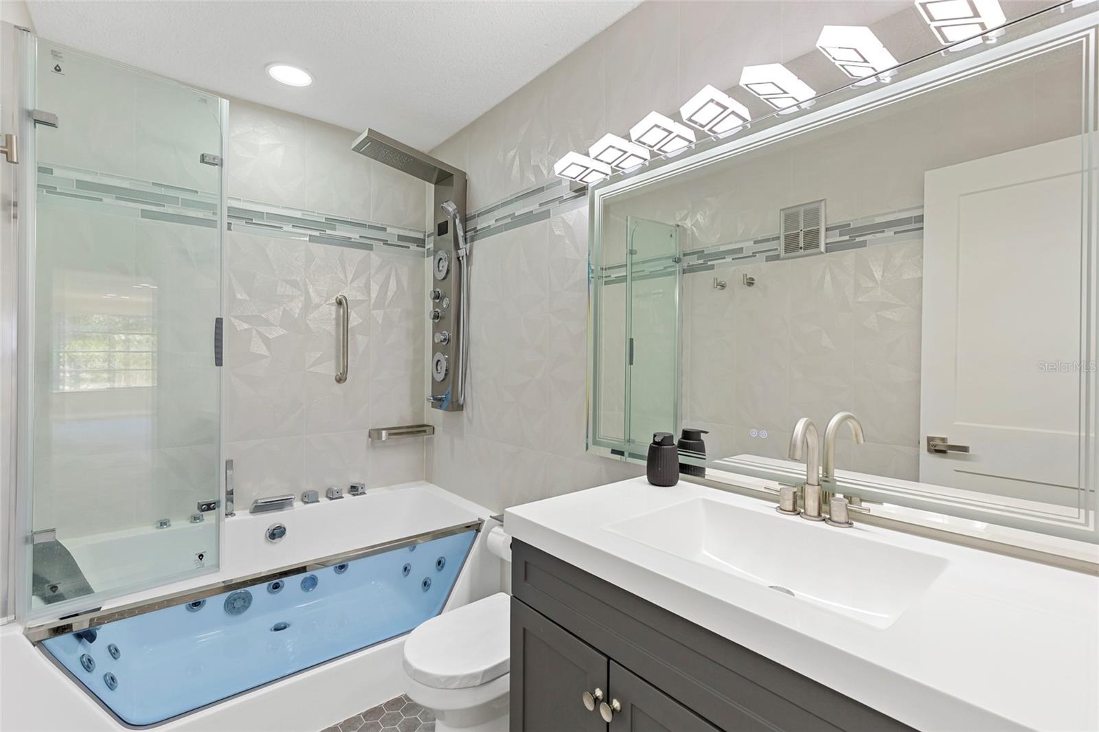 Image 11 of 29 For 5623 80th Street N 316