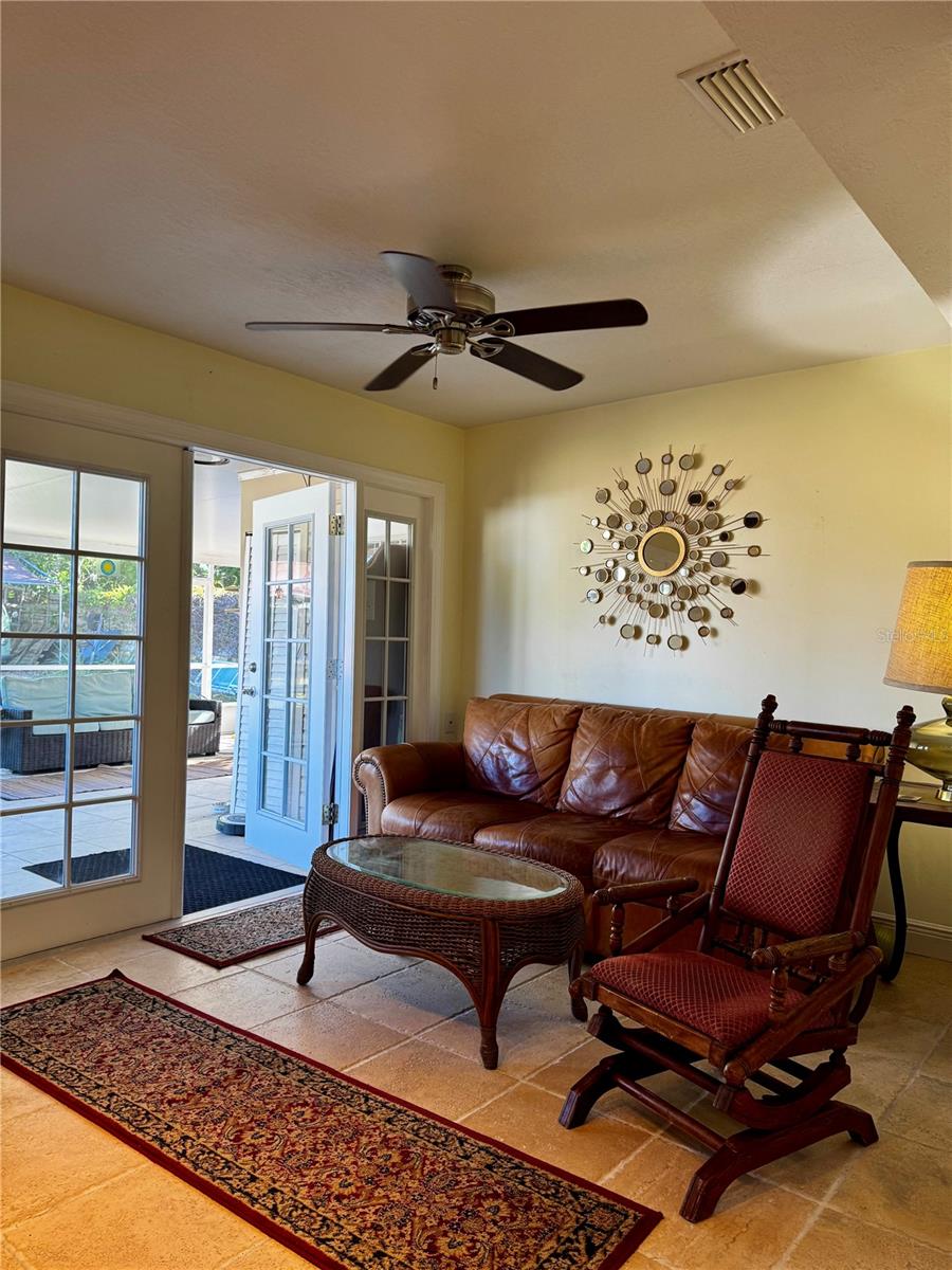 Image 4 of 10 For 2559 Arlington Street