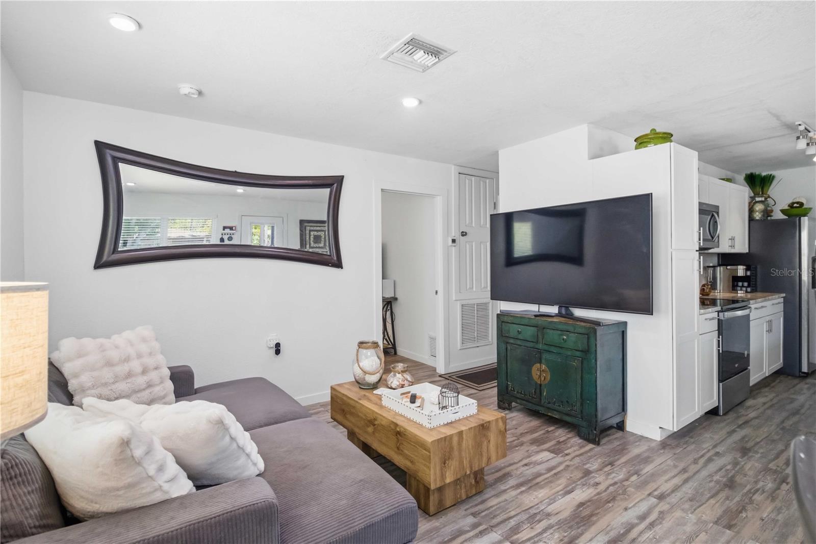 Image 10 of 33 For 2565 Browning Street