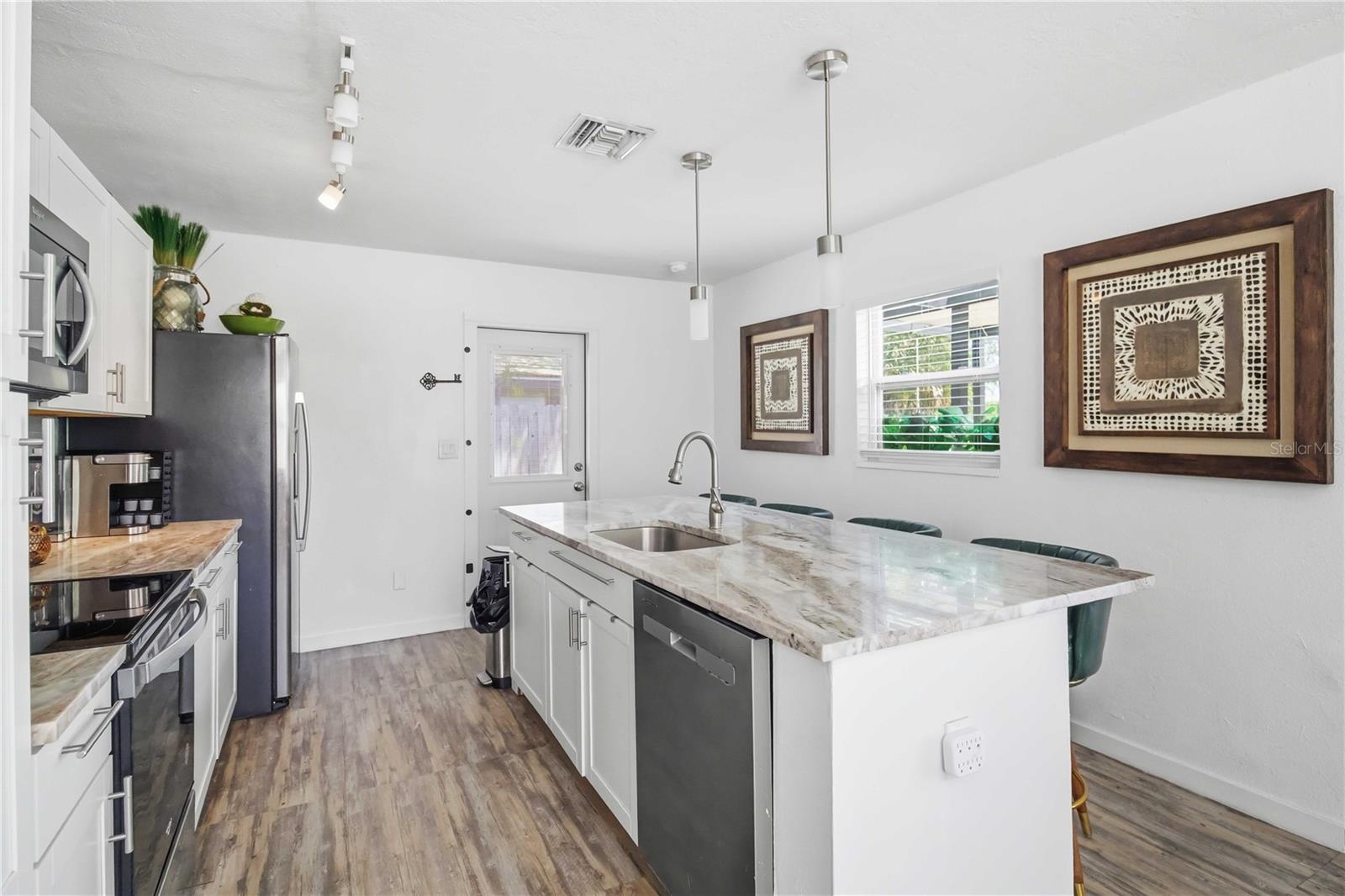 Image 13 of 33 For 2565 Browning Street