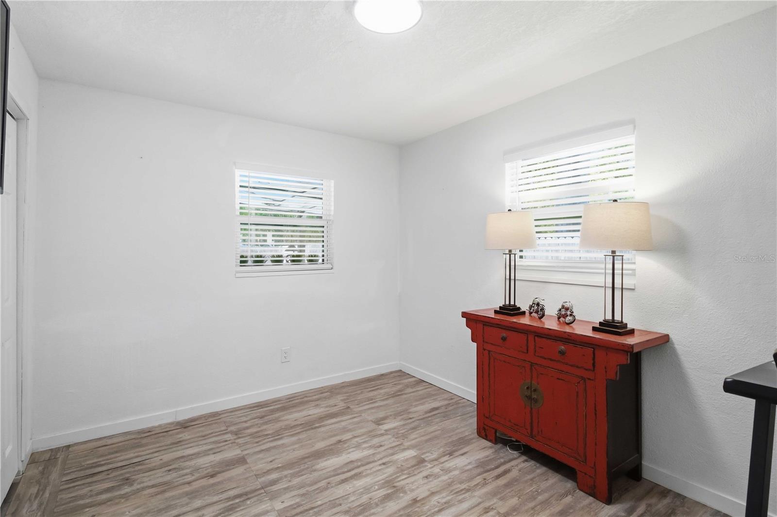 Image 15 of 33 For 2565 Browning Street