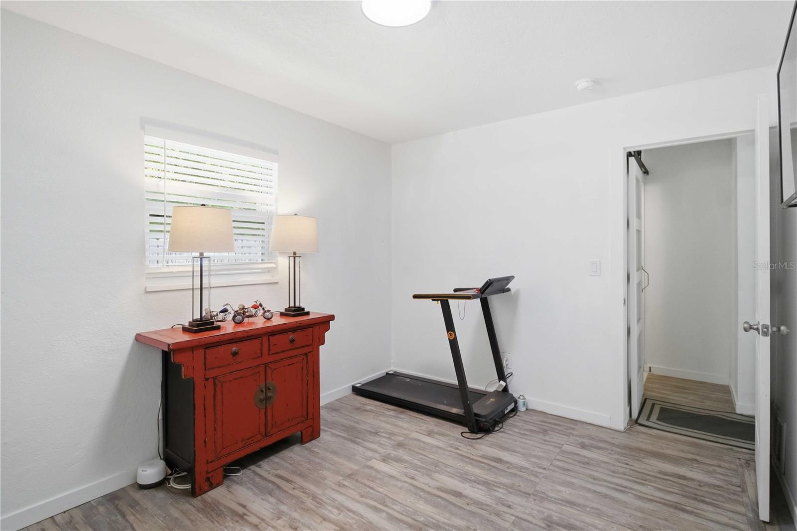 Image 16 of 33 For 2565 Browning Street