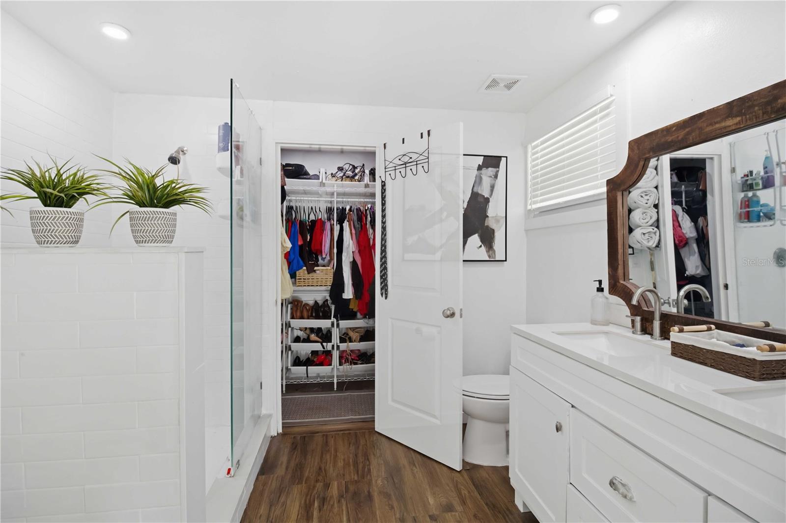 Image 25 of 33 For 2565 Browning Street