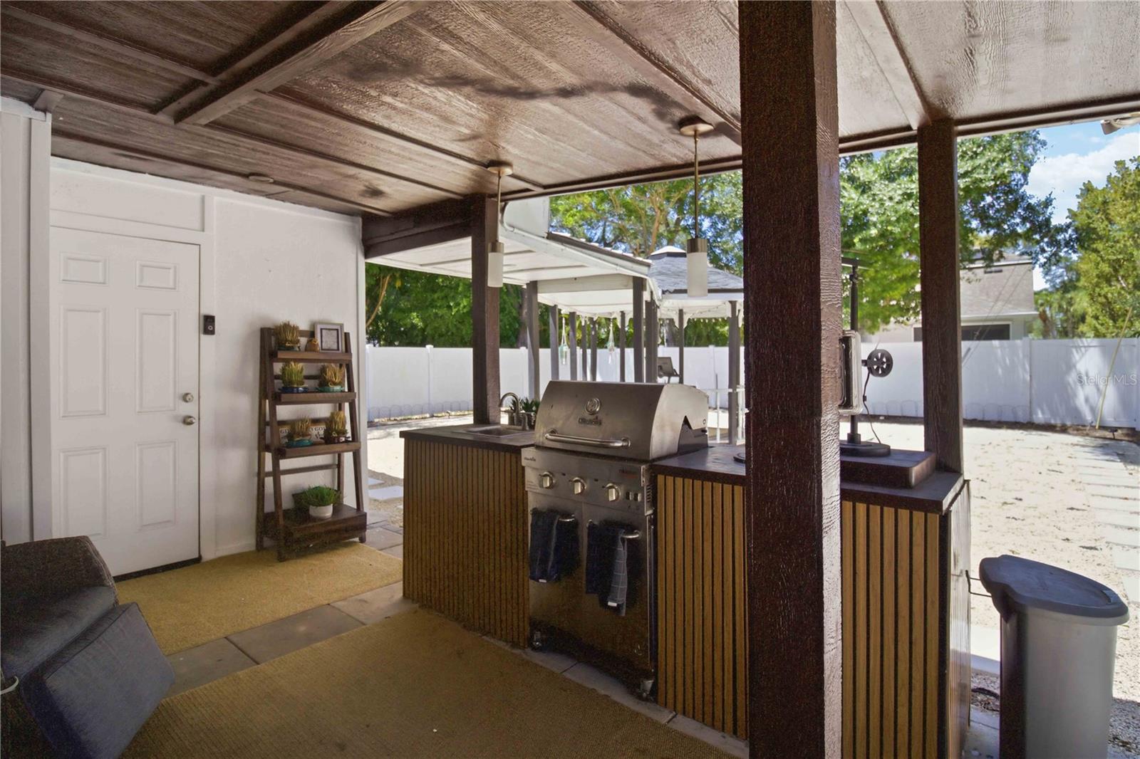 Image 27 of 33 For 2565 Browning Street