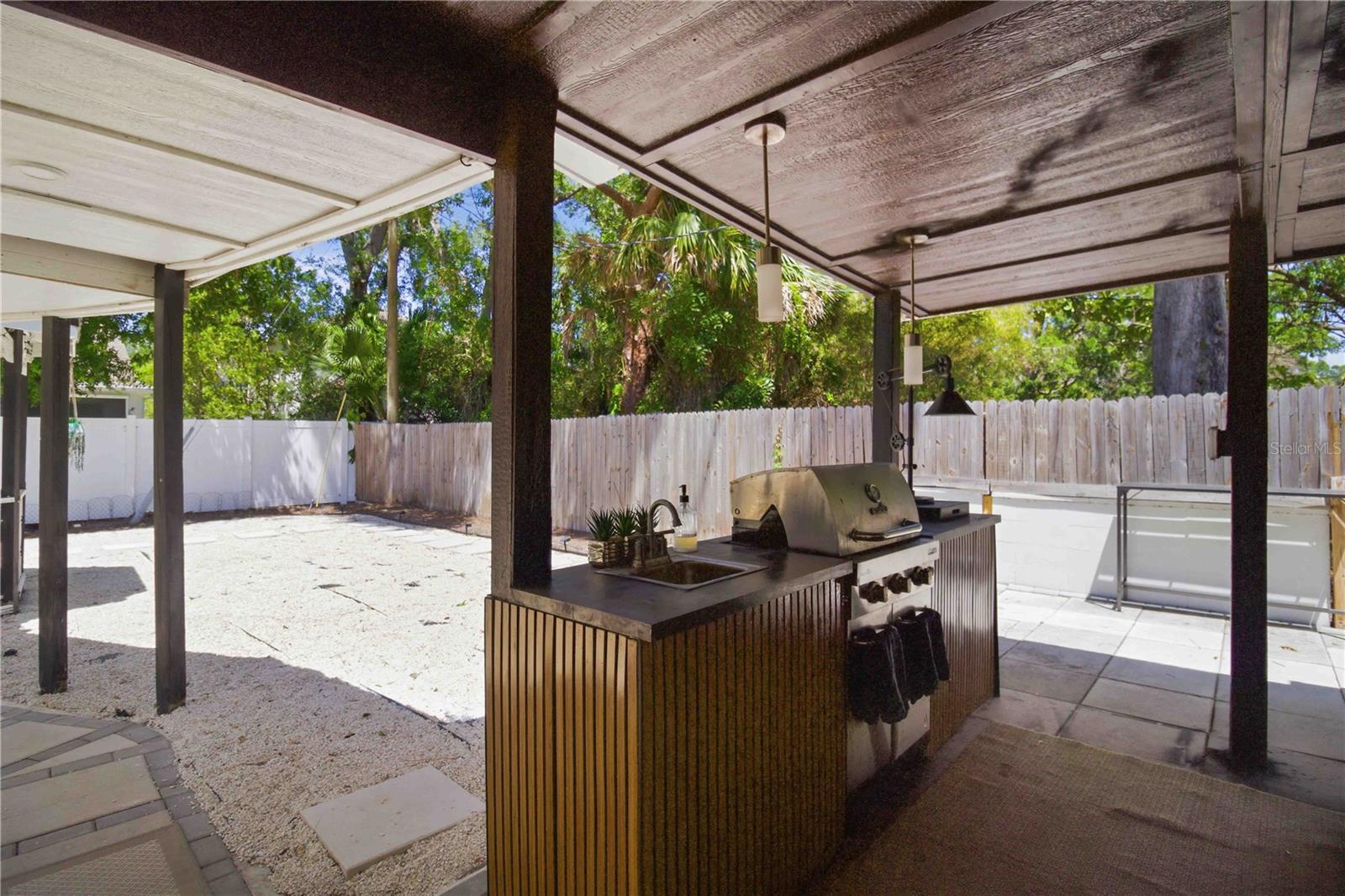 Image 29 of 33 For 2565 Browning Street