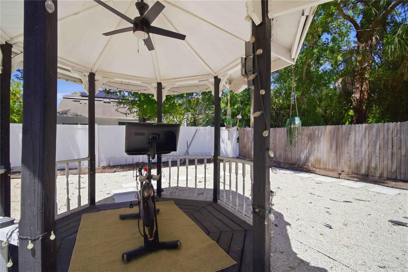 Image 30 of 33 For 2565 Browning Street