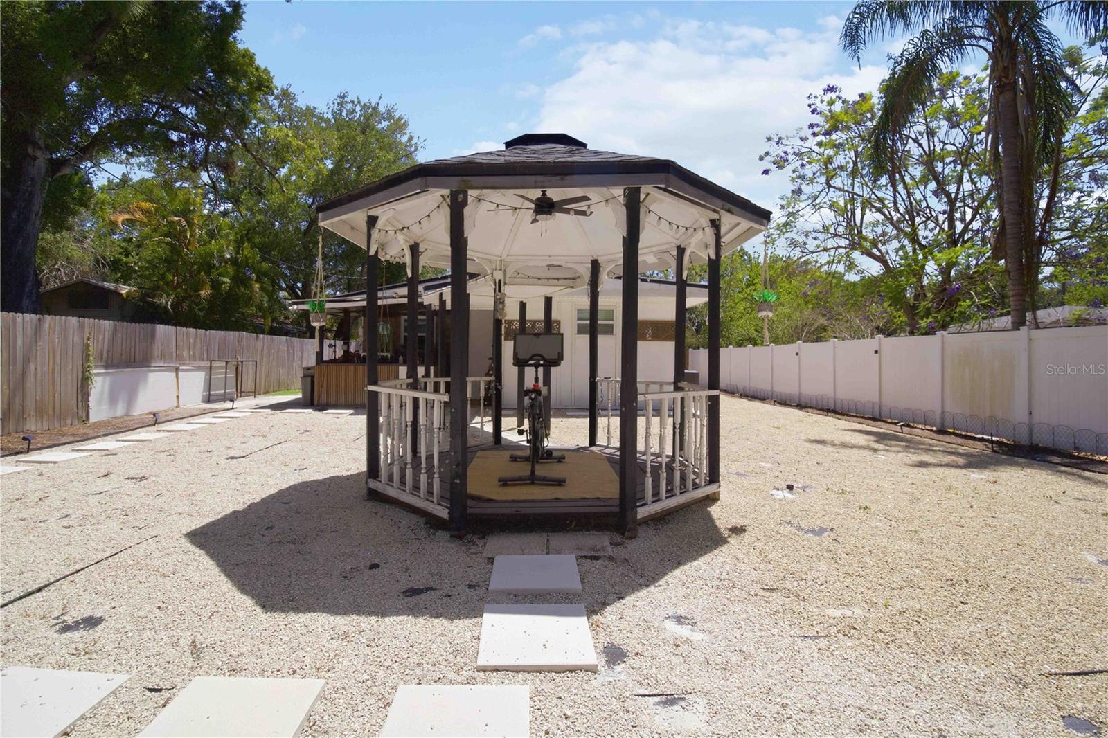 Image 31 of 33 For 2565 Browning Street