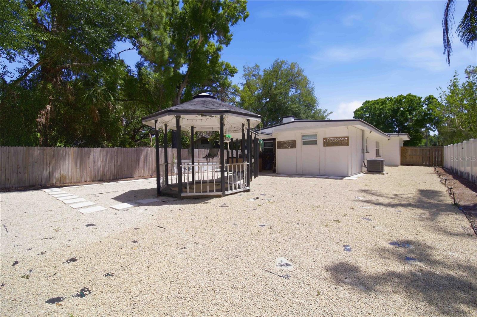 Image 32 of 33 For 2565 Browning Street