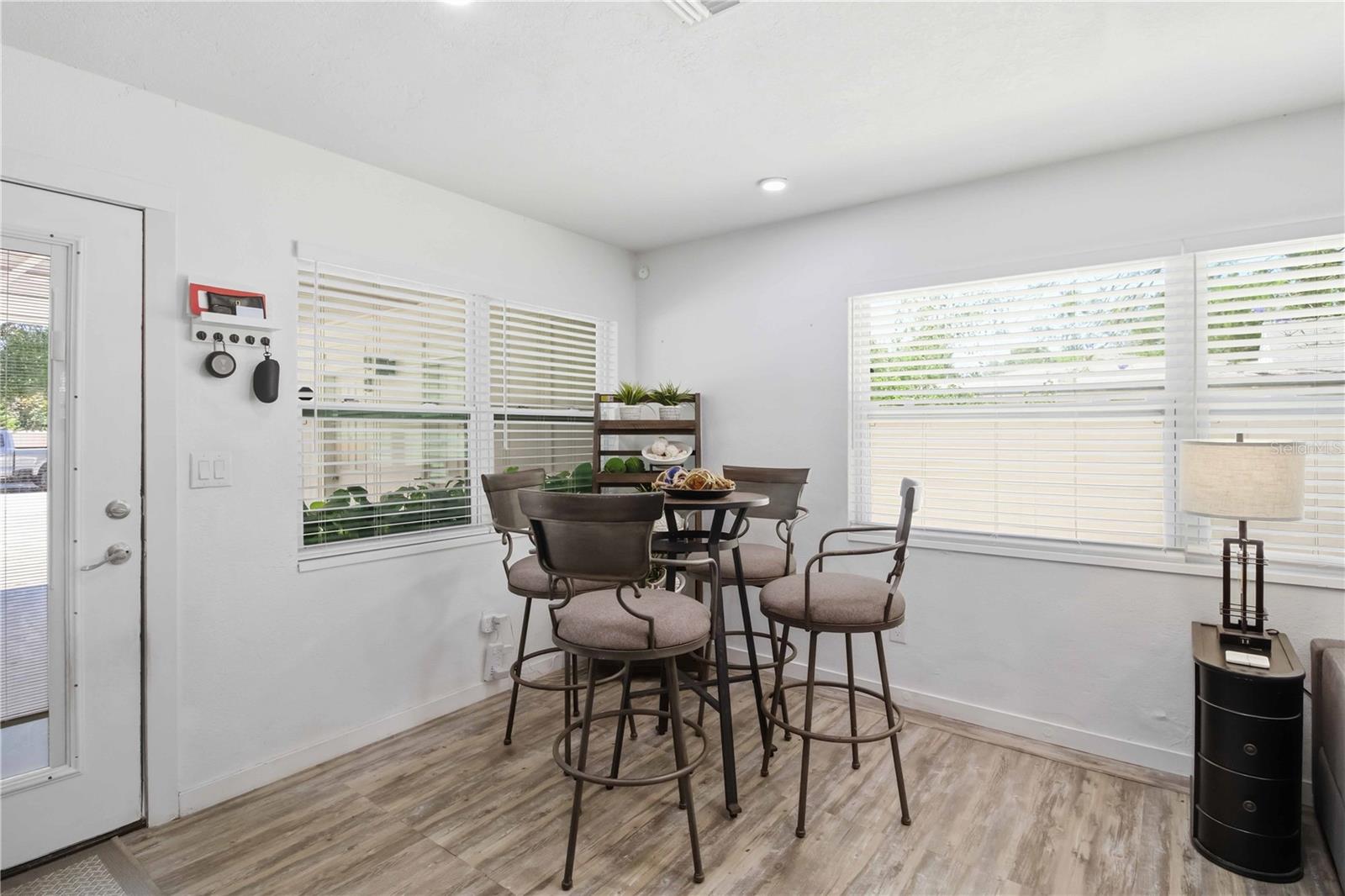 Image 7 of 33 For 2565 Browning Street