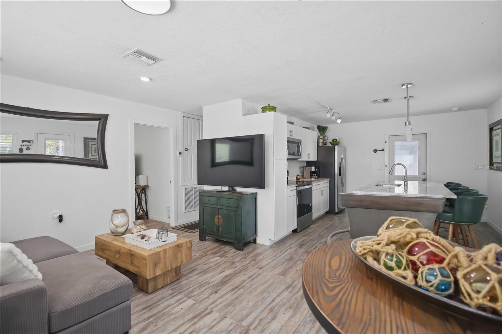 Image 9 of 33 For 2565 Browning Street