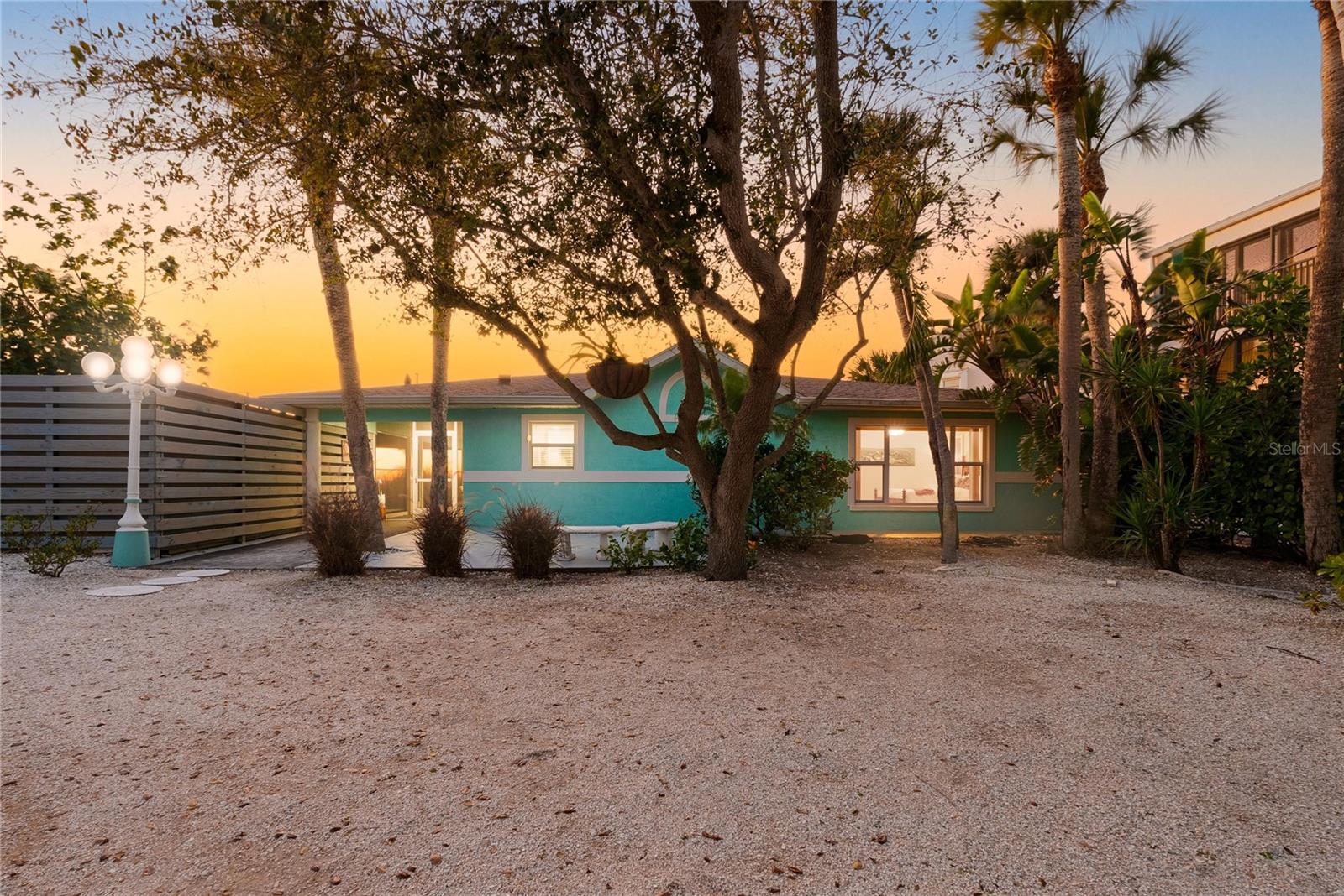 Image 3 of 99 For 2630 Beach Road