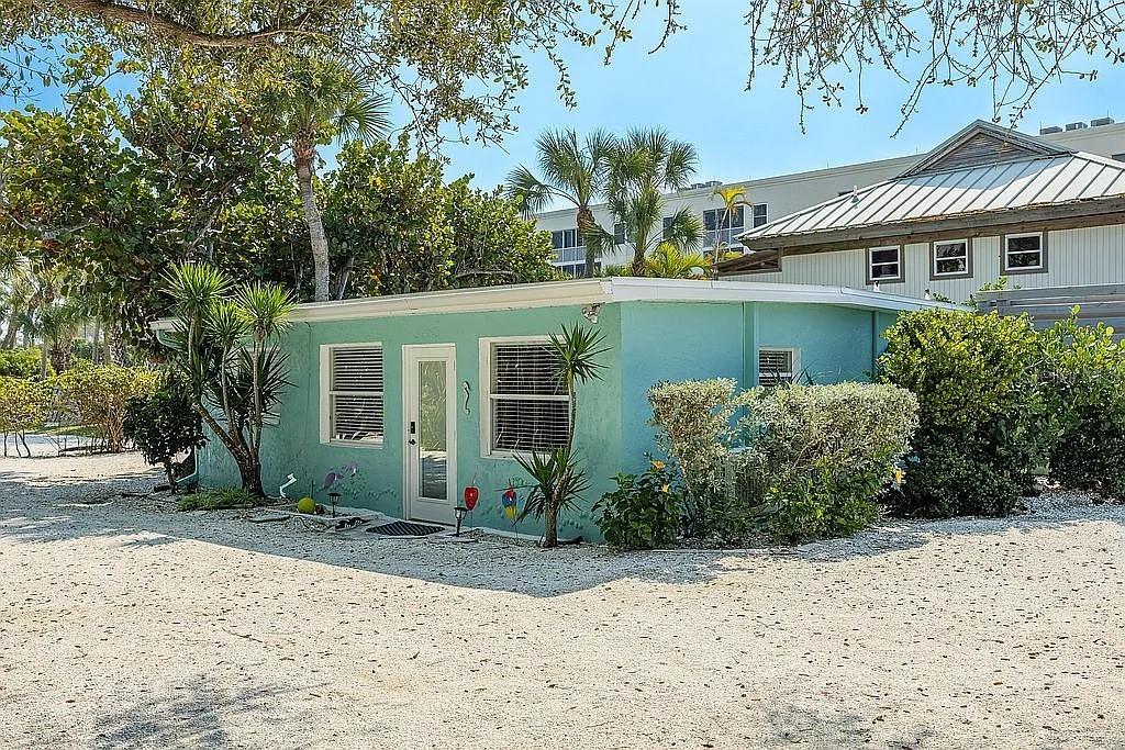 Image 88 of 99 For 2630 Beach Road