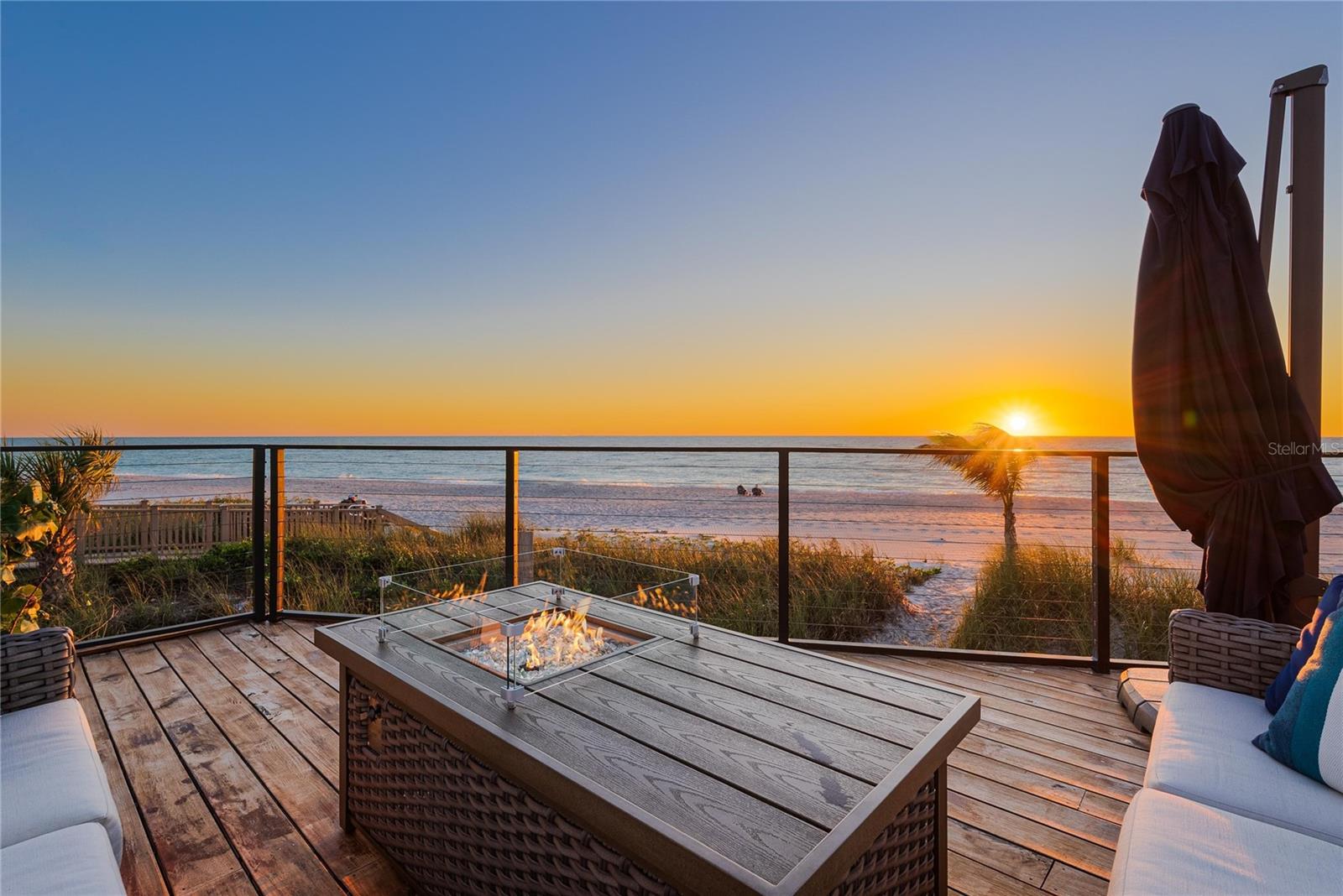 Image 9 of 99 For 2630 Beach Road