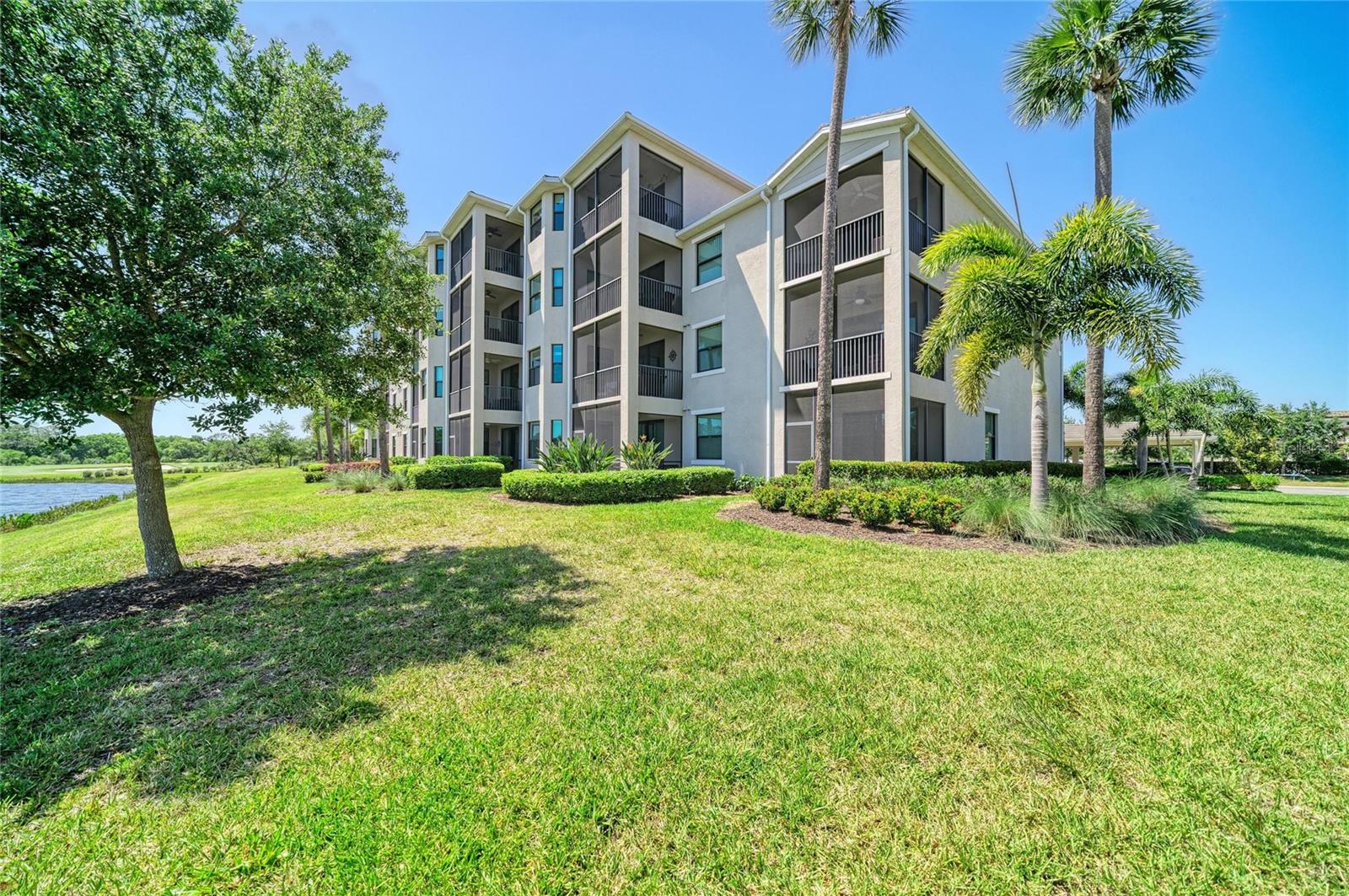 Image 38 of 71 For 17520 Gawthrop Drive 202