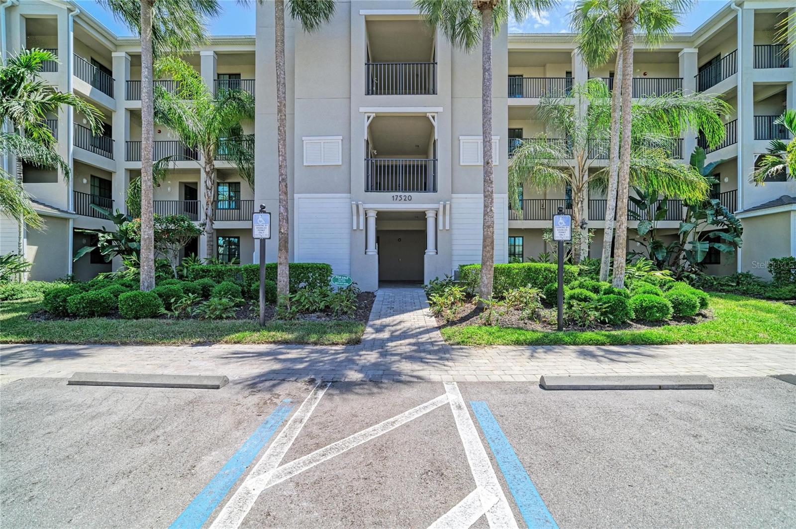 Image 5 of 71 For 17520 Gawthrop Drive 202