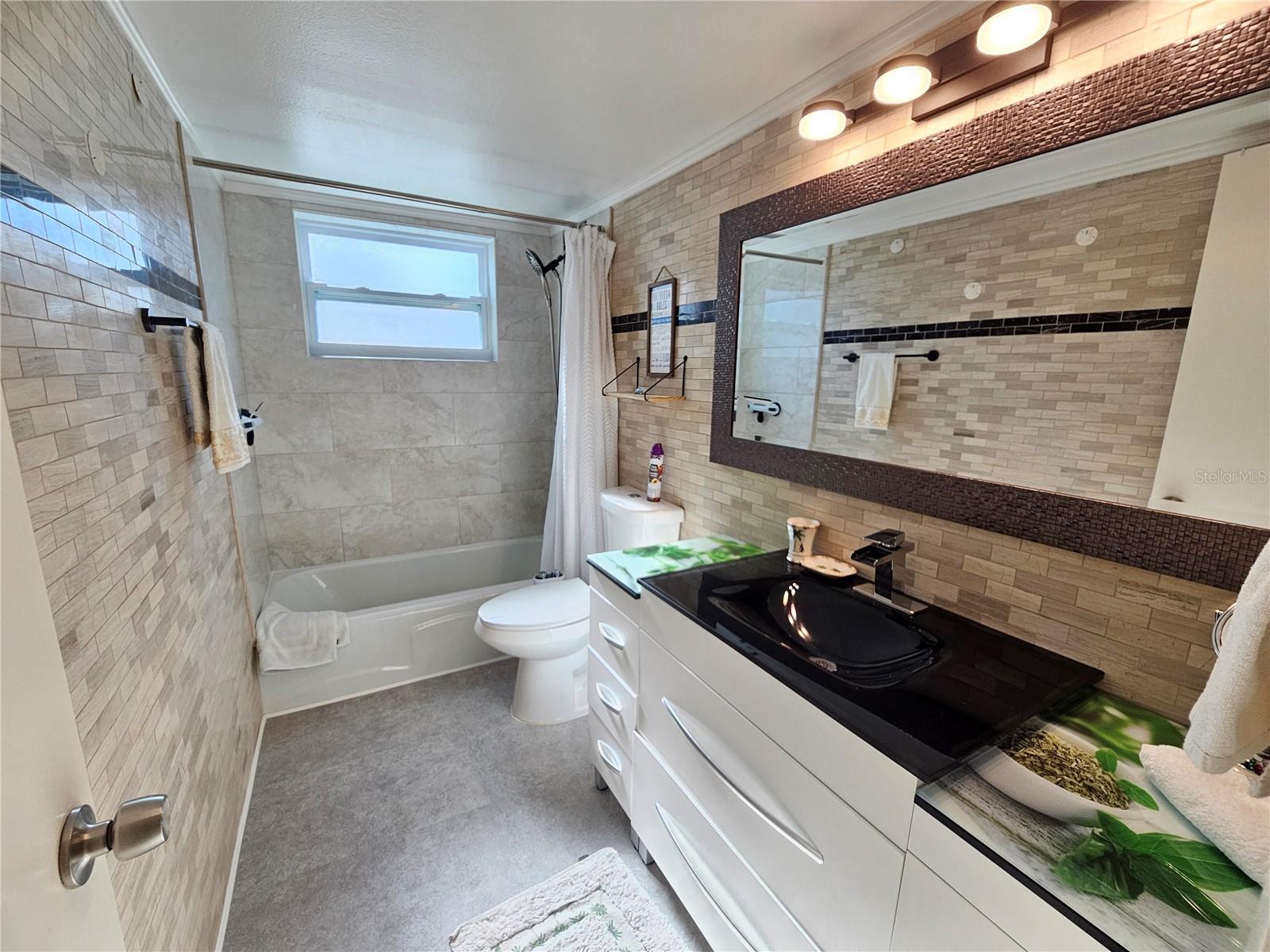 Image 12 of 17 For 5896 Palm Lane C27