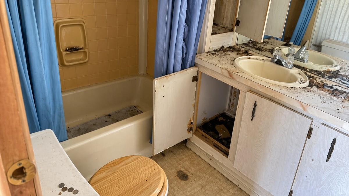 Image 8 of 8 For 11281 64th Place