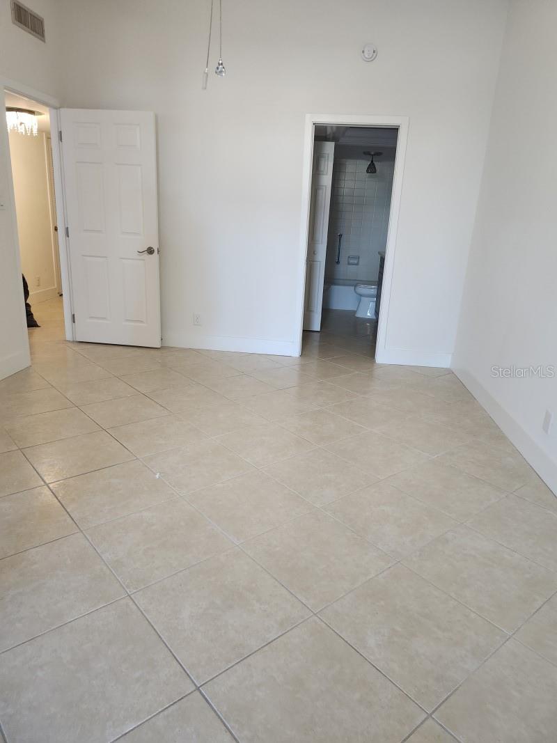 Image 7 of 7 For 7400 Sun Island Drive S 107