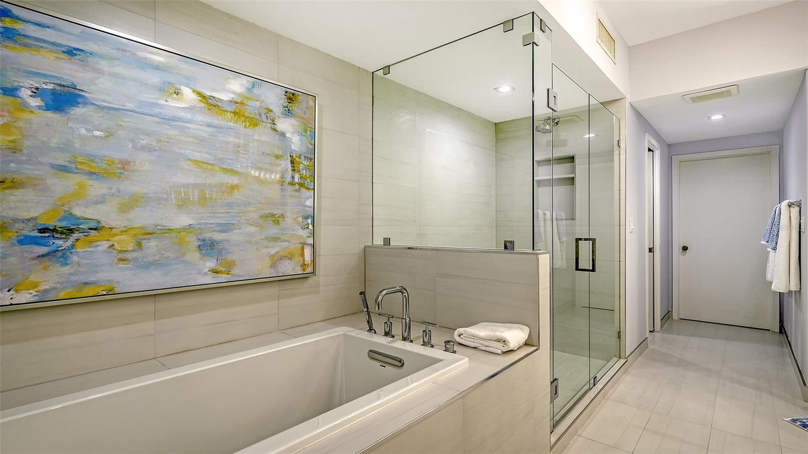 Image 36 of 75 For 3060 Grand Bay Boulevard 172