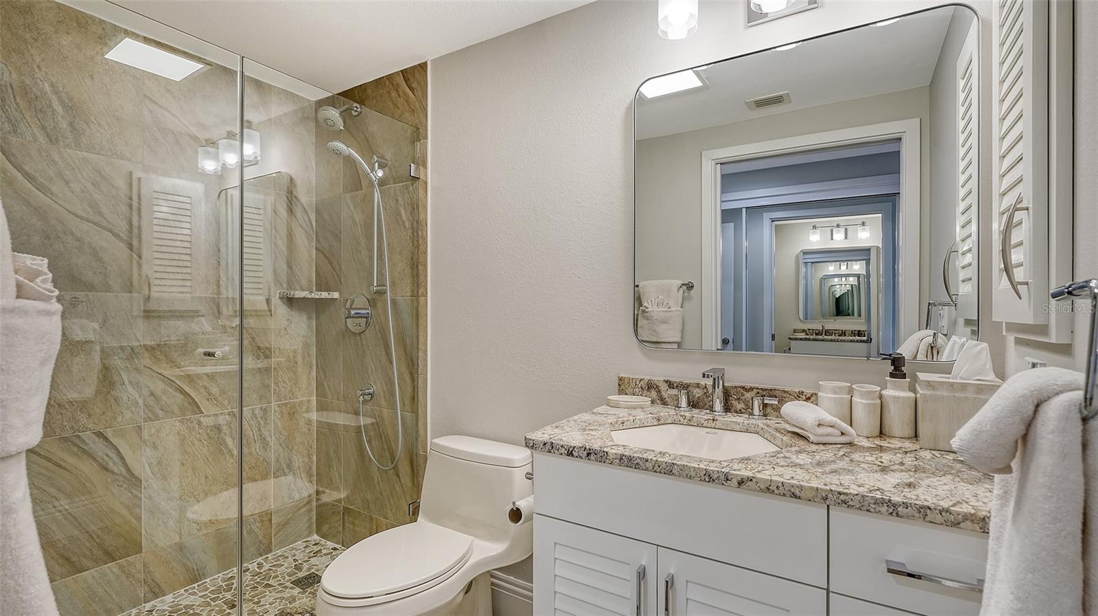 Image 39 of 75 For 3060 Grand Bay Boulevard 172